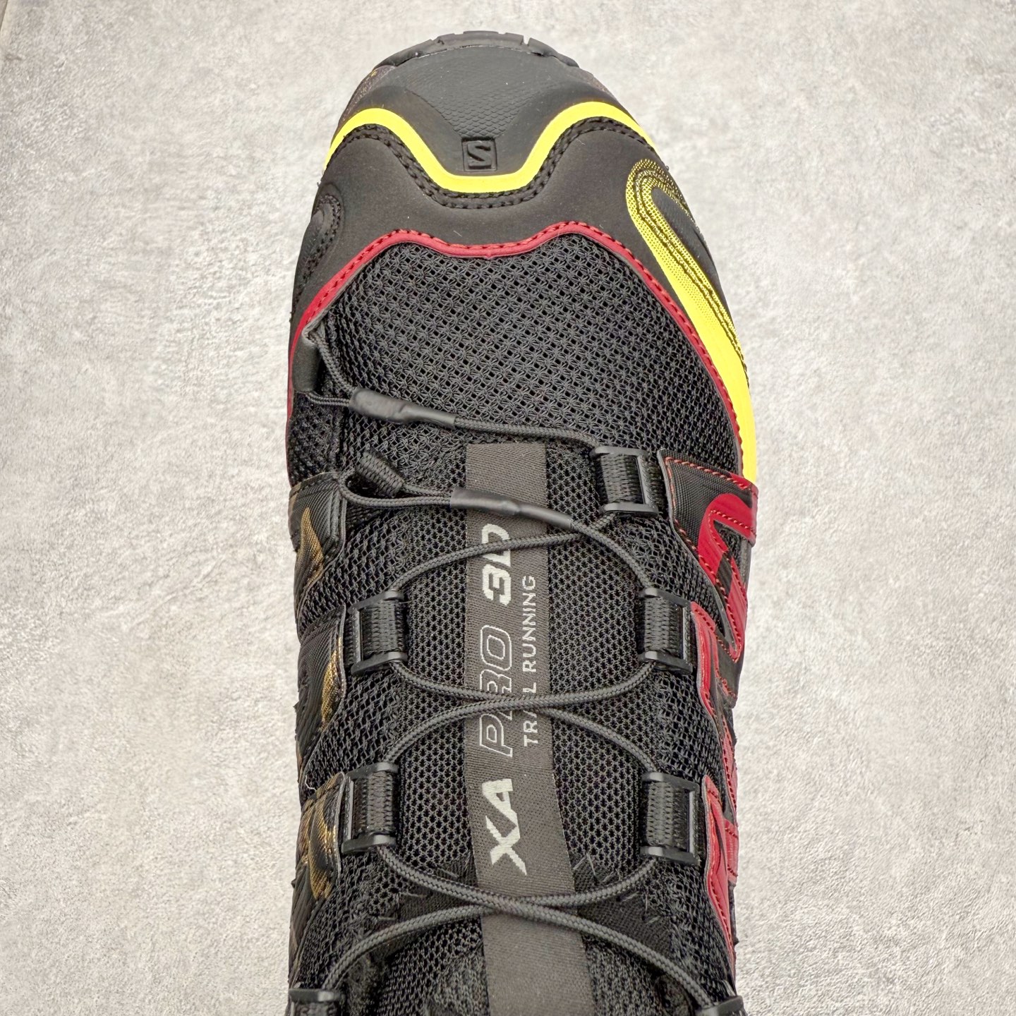 图片[4]-＃XS SALOMON XA Pro 3D ADV 萨洛蒙潮流越野机能户外功能鞋 马年限定配色 基于市场现有版本全新升级调整改良 现阶段市场最强产物 全新主色陆续出货 大底描漆工整零瑕疵 鞋头定型弧度完 纯原外贸平台特供订单 耗时半年巨作 全套原纸板楦头开发 原厂特供网布配套加持 确保原汁原味 完美呈现版型 原档数据独家私模五层组合大底 原装Ortholite轻量化鞋垫 中底布带钢印编号 原厂TPU锁扣 进口港宝加持 后跟自然饱满 还原公司包裹性 鞋面采用SENSIFT贴合技术 全方位贴合包裹脚型 鞋跟部鞋底牵引设计 提供强大的抓地性能 更适应野外崎岖不平的道路 其3D ADVANCED CHASSIS底盘 材料轻量大化 钉齿设计更具稳定性 防护性 鞋底易磨损区运用CONTAGRIP高耐磨材料 应对城市硬质路面长距离跑考验 尺码：36 36.5 37.5 38 38.5 39 40 40.5 41 42 42.5 43 44 44.5 45 46-选品中心