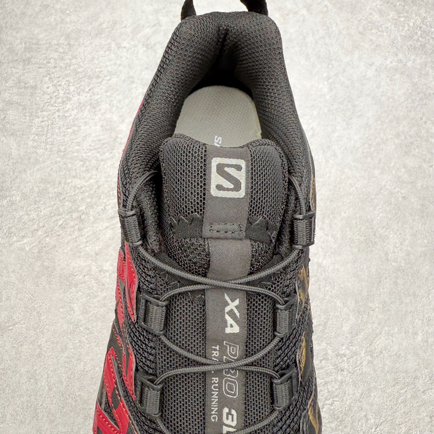 图片[5]-＃XS SALOMON XA Pro 3D ADV 萨洛蒙潮流越野机能户外功能鞋 马年限定配色 基于市场现有版本全新升级调整改良 现阶段市场最强产物 全新主色陆续出货 大底描漆工整零瑕疵 鞋头定型弧度完 纯原外贸平台特供订单 耗时半年巨作 全套原纸板楦头开发 原厂特供网布配套加持 确保原汁原味 完美呈现版型 原档数据独家私模五层组合大底 原装Ortholite轻量化鞋垫 中底布带钢印编号 原厂TPU锁扣 进口港宝加持 后跟自然饱满 还原公司包裹性 鞋面采用SENSIFT贴合技术 全方位贴合包裹脚型 鞋跟部鞋底牵引设计 提供强大的抓地性能 更适应野外崎岖不平的道路 其3D ADVANCED CHASSIS底盘 材料轻量大化 钉齿设计更具稳定性 防护性 鞋底易磨损区运用CONTAGRIP高耐磨材料 应对城市硬质路面长距离跑考验 尺码：36 36.5 37.5 38 38.5 39 40 40.5 41 42 42.5 43 44 44.5 45 46-选品中心