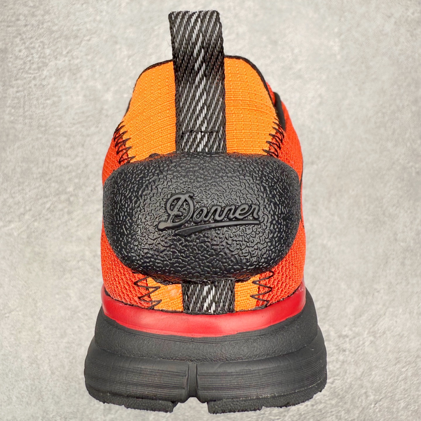 图片[8]-MYSTERY RANCH x Danner 丹纳 Trail 2650 跑步登山徒步反毛皮织物减震防滑耐磨防水透气低帮跑步鞋 鞋面采用反毛皮与织物拼接，兼具防水与透气性能。低帮设计搭配系带闭合，行走灵活不束缚。鞋底侧重防滑耐磨，搭配减震功能，适合户外复杂路况。OrthoLite鞋垫能缓解长时间运动疲劳，黑橙配色经典且富有活力。 尺码：35 36 37 38 39 40 41 42 43 44 45-选品中心