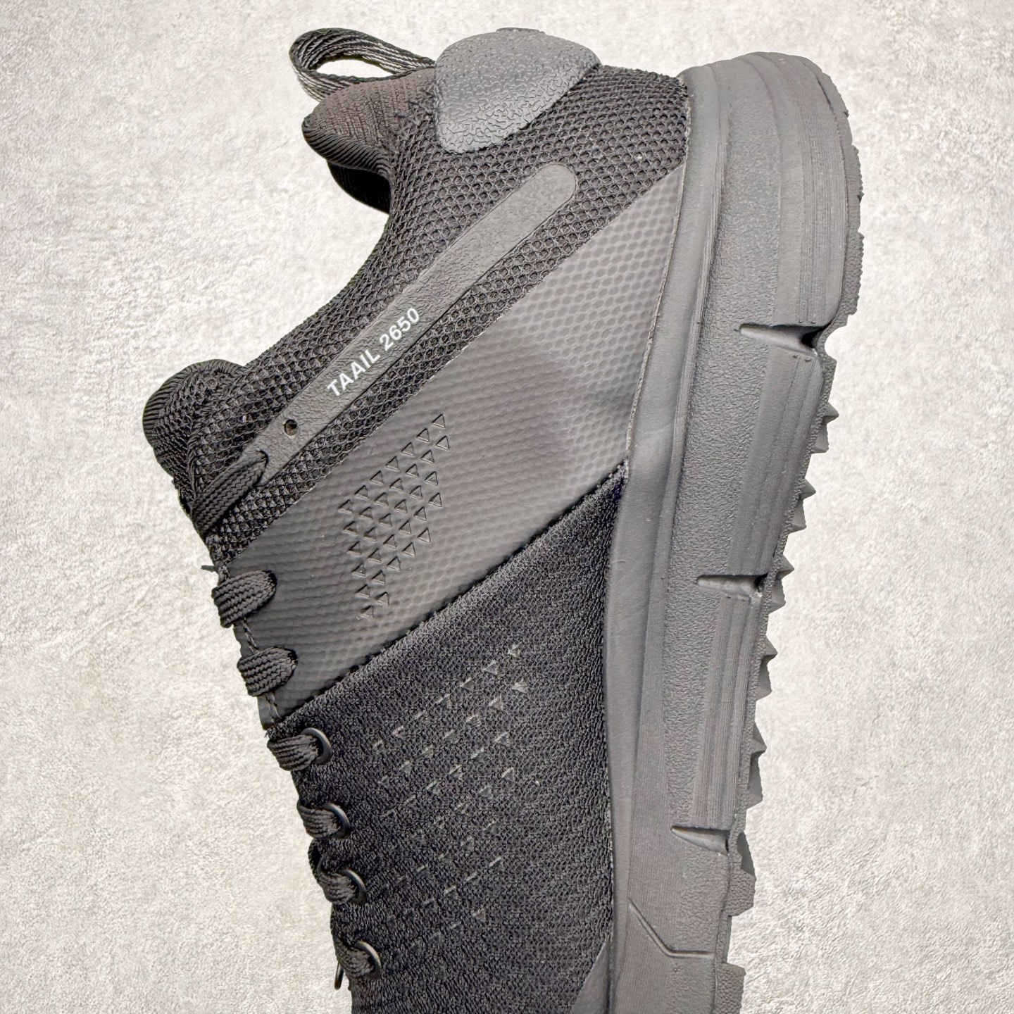 图片[7]-MYSTERY RANCH x Danner 丹纳 Trail 2650 跑步登山徒步反毛皮织物减震防滑耐磨防水透气低帮跑步鞋 鞋面采用反毛皮与织物拼接，兼具防水与透气性能。低帮设计搭配系带闭合，行走灵活不束缚。鞋底侧重防滑耐磨，搭配减震功能，适合户外复杂路况。OrthoLite鞋垫能缓解长时间运动疲劳，黑橙配色经典且富有活力。 尺码：35 36 37 38 39 40 41 42 43 44 45-选品中心