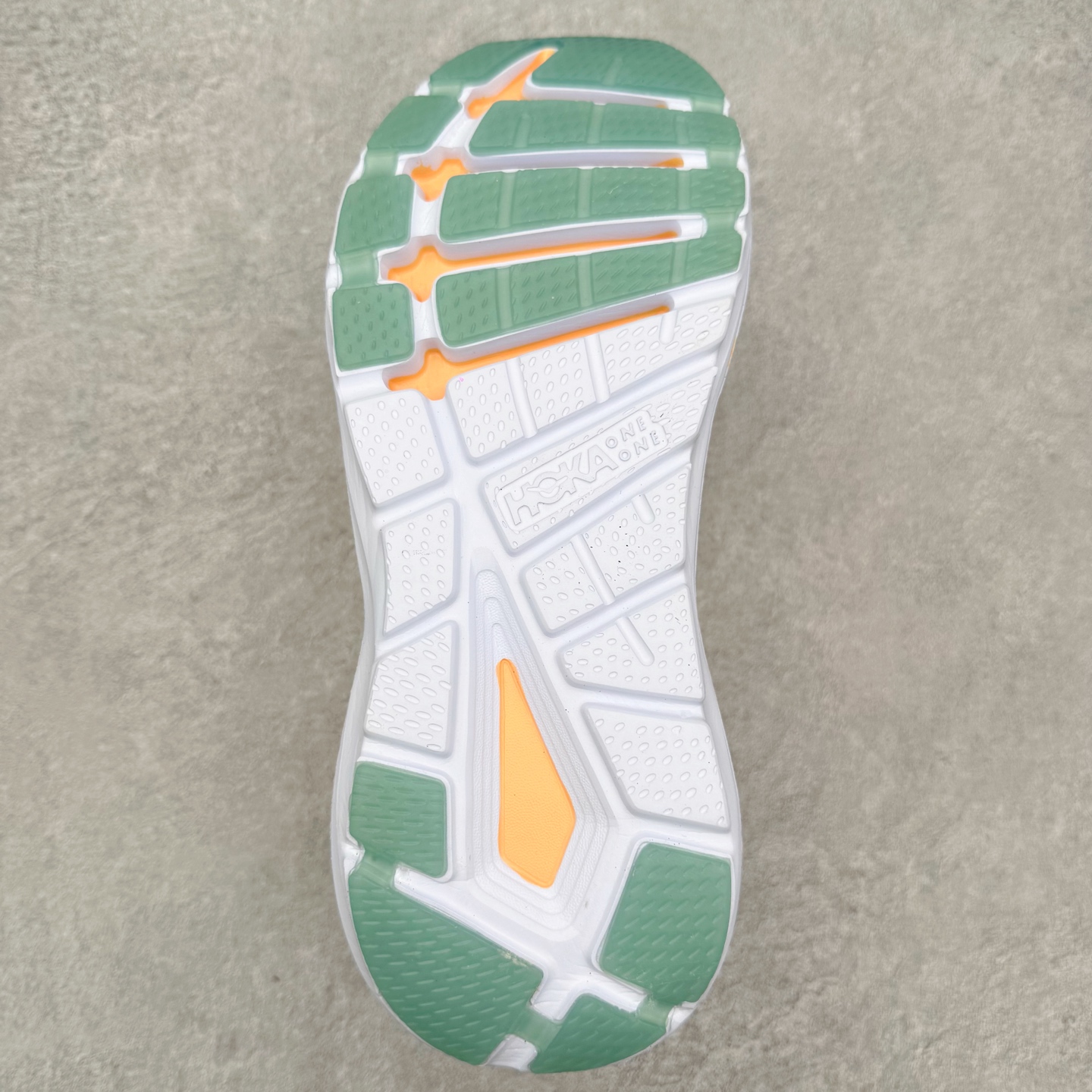 图片[9]-＃福利特价 HOKA ONE ONE SKY Float X 网布织物 舒适运动户外功能 减震防滑耐磨 低帮 生活休闲鞋 男女同款 HOKA ONE ONE是来自美国的跑步鞋知名品牌，创立于2009年，始终致力于为所有跑者提供更新、更好的跑步装备。相比常规跑鞋，HOKA ONE ONE特别研发使用性能独特的几何形跑鞋中底，此种鞋底更厚、更高、回弹性也更好，除了卓越的缓冲性能，它还能为各种阶段的跑者带来更具动感、更加稳定的跑步体验。HOKAONE ONE从设计之初就清楚意识到，要保证跑者步幅的均匀一致，双脚自然而然的运动至关重要。尺码：36 36.5 37.5 38 39 40 40.5 41 42 42.5 43 44 45-选品中心