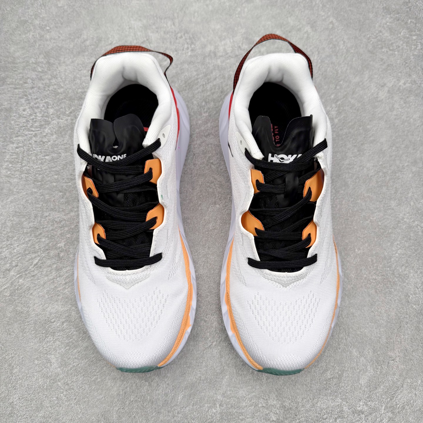 图片[2]-＃福利特价 HOKA ONE ONE SKY Float X 网布织物 舒适运动户外功能 减震防滑耐磨 低帮 生活休闲鞋 男女同款 HOKA ONE ONE是来自美国的跑步鞋知名品牌，创立于2009年，始终致力于为所有跑者提供更新、更好的跑步装备。相比常规跑鞋，HOKA ONE ONE特别研发使用性能独特的几何形跑鞋中底，此种鞋底更厚、更高、回弹性也更好，除了卓越的缓冲性能，它还能为各种阶段的跑者带来更具动感、更加稳定的跑步体验。HOKAONE ONE从设计之初就清楚意识到，要保证跑者步幅的均匀一致，双脚自然而然的运动至关重要。尺码：36 36.5 37.5 38 39 40 40.5 41 42 42.5 43 44 45-选品中心