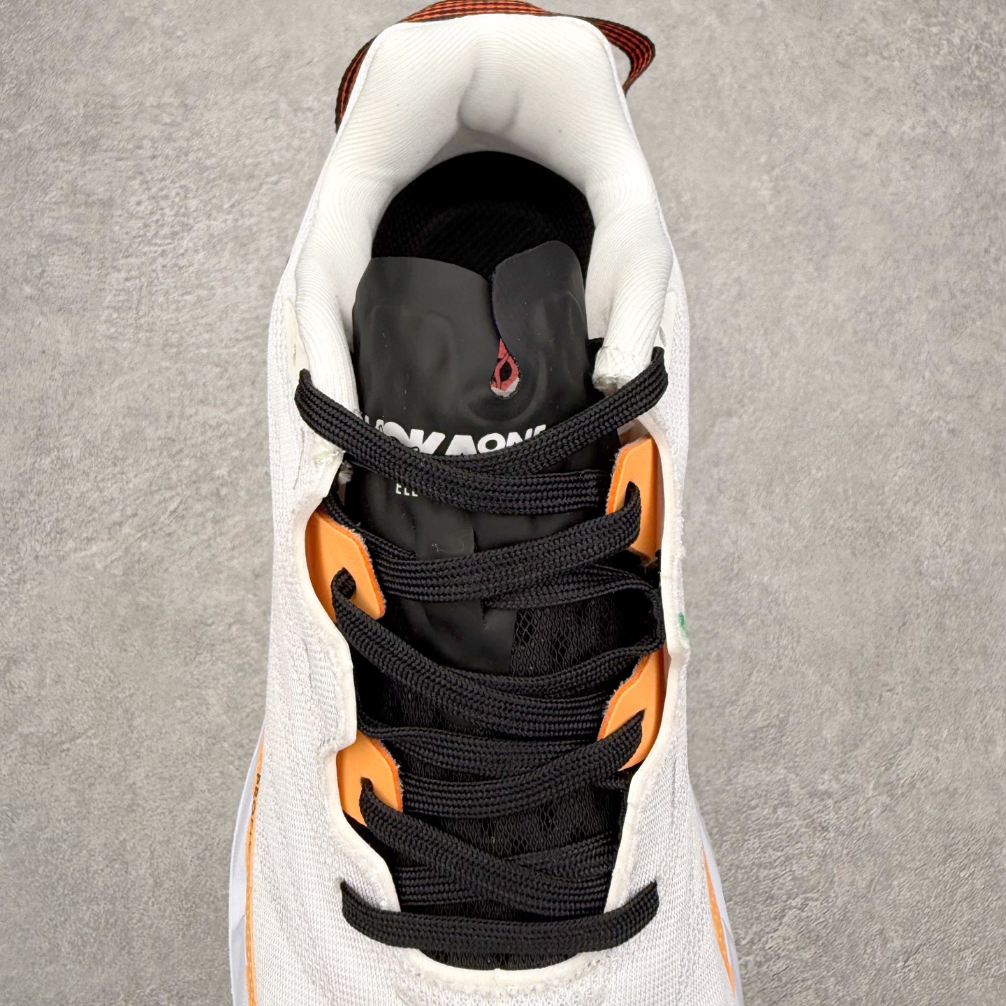 图片[5]-＃福利特价 HOKA ONE ONE SKY Float X 网布织物 舒适运动户外功能 减震防滑耐磨 低帮 生活休闲鞋 男女同款 HOKA ONE ONE是来自美国的跑步鞋知名品牌，创立于2009年，始终致力于为所有跑者提供更新、更好的跑步装备。相比常规跑鞋，HOKA ONE ONE特别研发使用性能独特的几何形跑鞋中底，此种鞋底更厚、更高、回弹性也更好，除了卓越的缓冲性能，它还能为各种阶段的跑者带来更具动感、更加稳定的跑步体验。HOKAONE ONE从设计之初就清楚意识到，要保证跑者步幅的均匀一致，双脚自然而然的运动至关重要。尺码：36 36.5 37.5 38 39 40 40.5 41 42 42.5 43 44 45-选品中心