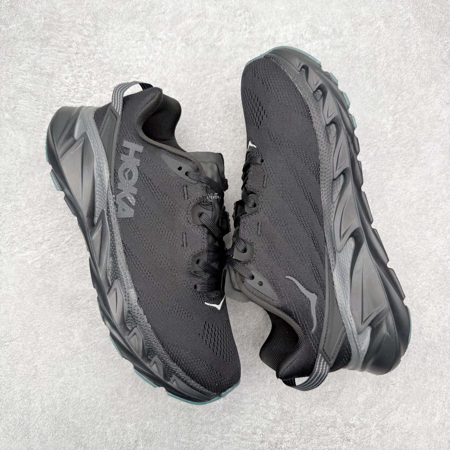 图片[3]-＃福利特价 HOKA ONE ONE SKY Float X 网布织物 舒适运动户外功能 减震防滑耐磨 低帮 生活休闲鞋 男女同款 HOKA ONE ONE是来自美国的跑步鞋知名品牌，创立于2009年，始终致力于为所有跑者提供更新、更好的跑步装备。相比常规跑鞋，HOKA ONE ONE特别研发使用性能独特的几何形跑鞋中底，此种鞋底更厚、更高、回弹性也更好，除了卓越的缓冲性能，它还能为各种阶段的跑者带来更具动感、更加稳定的跑步体验。HOKAONE ONE从设计之初就清楚意识到，要保证跑者步幅的均匀一致，双脚自然而然的运动至关重要。尺码：36 36.5 37.5 38 39 40 40.5 41 42 42.5 43 44 45-选品中心