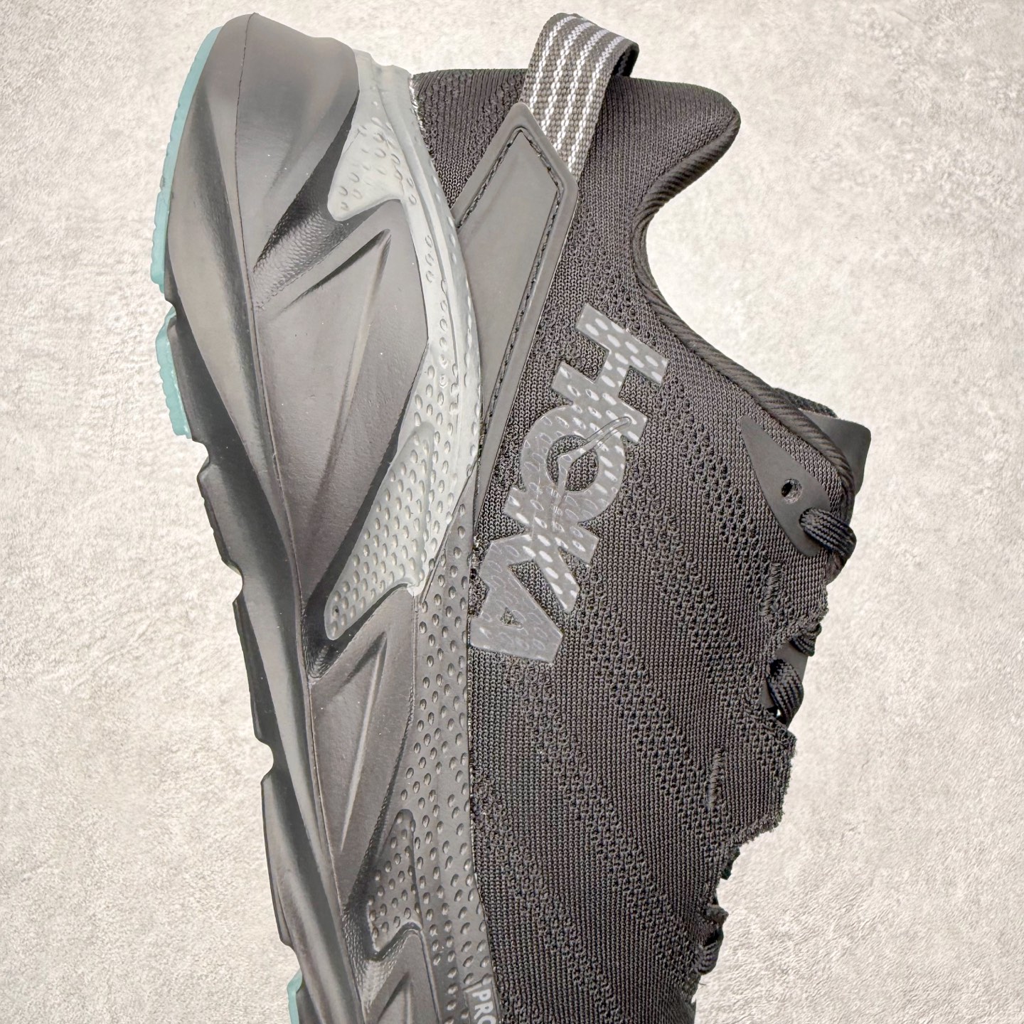 图片[6]-＃福利特价 HOKA ONE ONE SKY Float X 网布织物 舒适运动户外功能 减震防滑耐磨 低帮 生活休闲鞋 男女同款 HOKA ONE ONE是来自美国的跑步鞋知名品牌，创立于2009年，始终致力于为所有跑者提供更新、更好的跑步装备。相比常规跑鞋，HOKA ONE ONE特别研发使用性能独特的几何形跑鞋中底，此种鞋底更厚、更高、回弹性也更好，除了卓越的缓冲性能，它还能为各种阶段的跑者带来更具动感、更加稳定的跑步体验。HOKAONE ONE从设计之初就清楚意识到，要保证跑者步幅的均匀一致，双脚自然而然的运动至关重要。尺码：36 36.5 37.5 38 39 40 40.5 41 42 42.5 43 44 45-选品中心