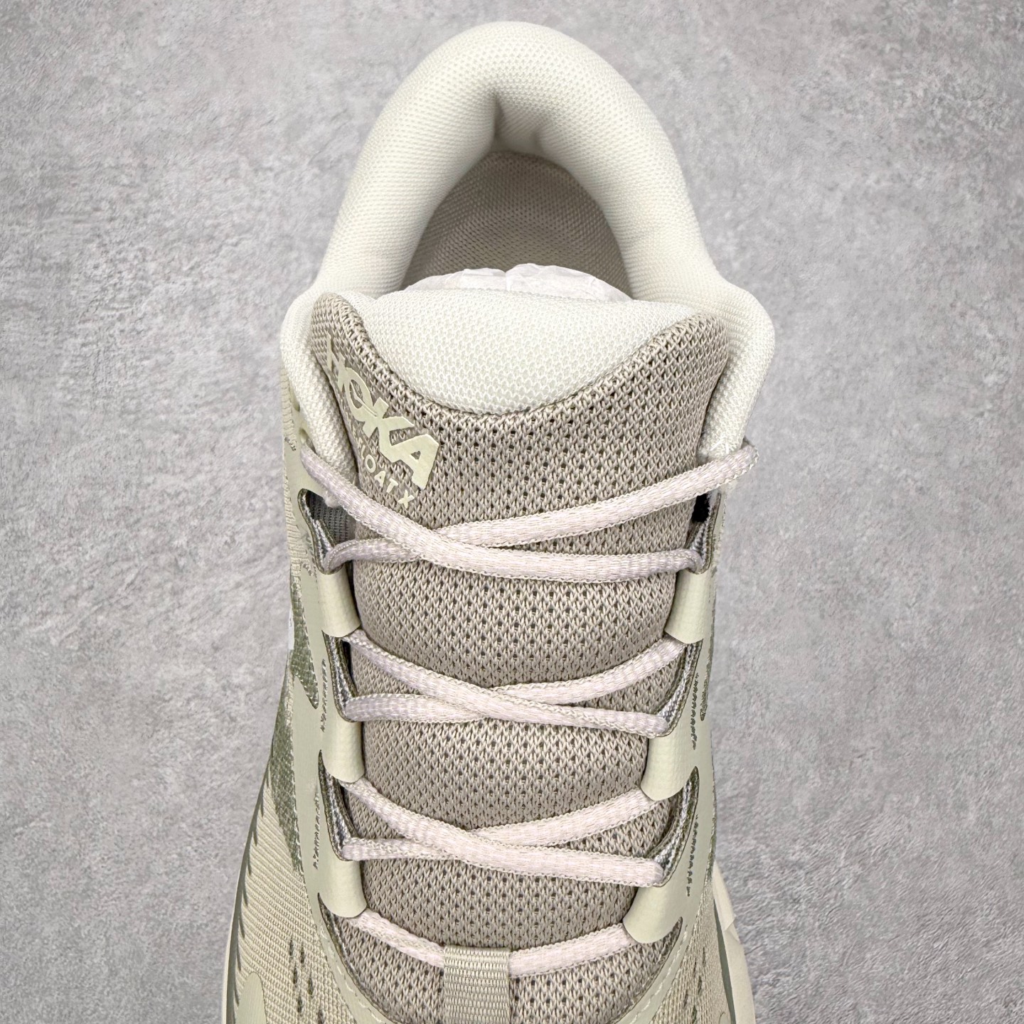 图片[5]-＃福利特价 HOKA ONE ONE SKY Float X 网布织物 舒适运动户外功能 减震防滑耐磨 低帮 生活休闲鞋 男女同款 HOKA ONE ONE是来自美国的跑步鞋知名品牌，创立于2009年，始终致力于为所有跑者提供更新、更好的跑步装备。相比常规跑鞋，HOKA ONE ONE特别研发使用性能独特的几何形跑鞋中底，此种鞋底更厚、更高、回弹性也更好，除了卓越的缓冲性能，它还能为各种阶段的跑者带来更具动感、更加稳定的跑步体验。HOKAONE ONE从设计之初就清楚意识到，要保证跑者步幅的均匀一致，双脚自然而然的运动至关重要。尺码：36 36.5 37.5 38 39 40 40.5 41 42 42.5 43 44 45-选品中心