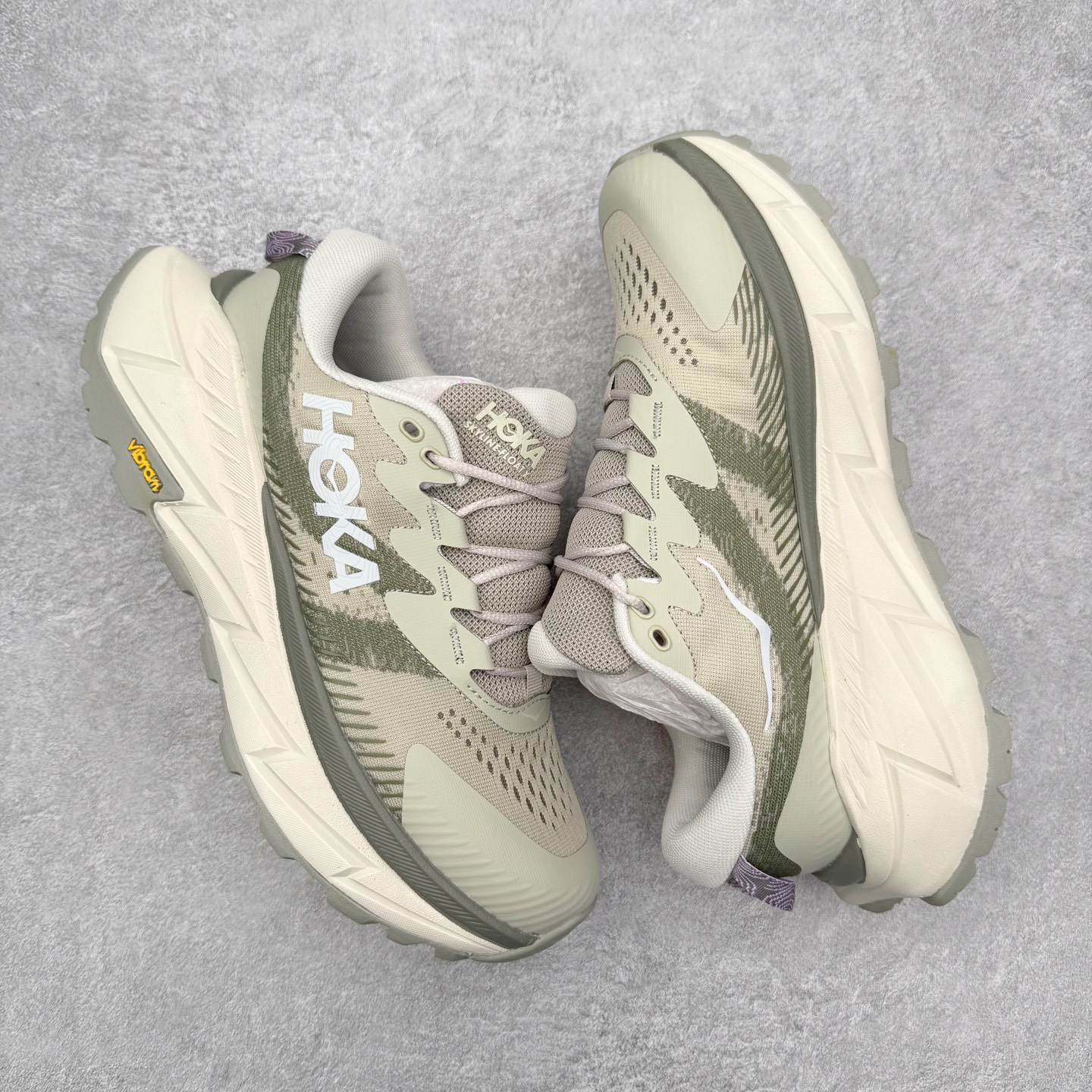 图片[3]-＃福利特价 HOKA ONE ONE SKY Float X 网布织物 舒适运动户外功能 减震防滑耐磨 低帮 生活休闲鞋 男女同款 HOKA ONE ONE是来自美国的跑步鞋知名品牌，创立于2009年，始终致力于为所有跑者提供更新、更好的跑步装备。相比常规跑鞋，HOKA ONE ONE特别研发使用性能独特的几何形跑鞋中底，此种鞋底更厚、更高、回弹性也更好，除了卓越的缓冲性能，它还能为各种阶段的跑者带来更具动感、更加稳定的跑步体验。HOKAONE ONE从设计之初就清楚意识到，要保证跑者步幅的均匀一致，双脚自然而然的运动至关重要。尺码：36 36.5 37.5 38 39 40 40.5 41 42 42.5 43 44 45-选品中心