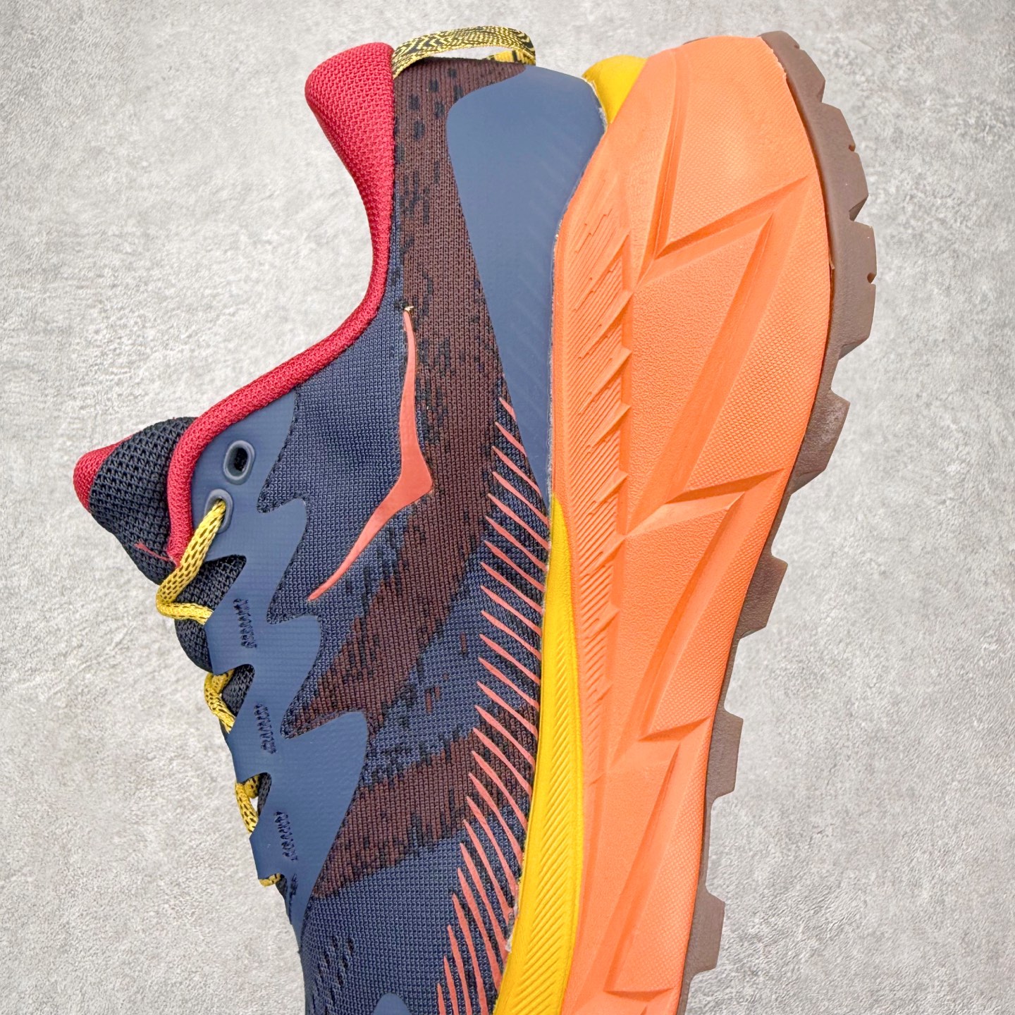 图片[7]-＃福利特价 HOKA ONE ONE SKY Float X 网布织物 舒适运动户外功能 减震防滑耐磨 低帮 生活休闲鞋 男女同款 HOKA ONE ONE是来自美国的跑步鞋知名品牌，创立于2009年，始终致力于为所有跑者提供更新、更好的跑步装备。相比常规跑鞋，HOKA ONE ONE特别研发使用性能独特的几何形跑鞋中底，此种鞋底更厚、更高、回弹性也更好，除了卓越的缓冲性能，它还能为各种阶段的跑者带来更具动感、更加稳定的跑步体验。HOKAONE ONE从设计之初就清楚意识到，要保证跑者步幅的均匀一致，双脚自然而然的运动至关重要。尺码：36 36.5 37.5 38 39 40 40.5 41 42 42.5 43 44 45-选品中心