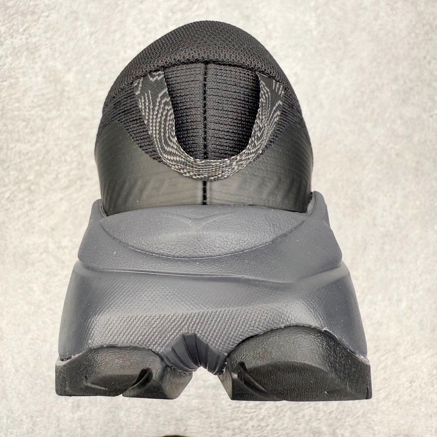 图片[8]-＃福利特价 HOKA ONE ONE SKY Float X 网布织物 舒适运动户外功能 减震防滑耐磨 低帮 生活休闲鞋 男女同款 HOKA ONE ONE是来自美国的跑步鞋知名品牌，创立于2009年，始终致力于为所有跑者提供更新、更好的跑步装备。相比常规跑鞋，HOKA ONE ONE特别研发使用性能独特的几何形跑鞋中底，此种鞋底更厚、更高、回弹性也更好，除了卓越的缓冲性能，它还能为各种阶段的跑者带来更具动感、更加稳定的跑步体验。HOKAONE ONE从设计之初就清楚意识到，要保证跑者步幅的均匀一致，双脚自然而然的运动至关重要。尺码：36 36.5 37.5 38 39 40 40.5 41 42 42.5 43 44 45-选品中心