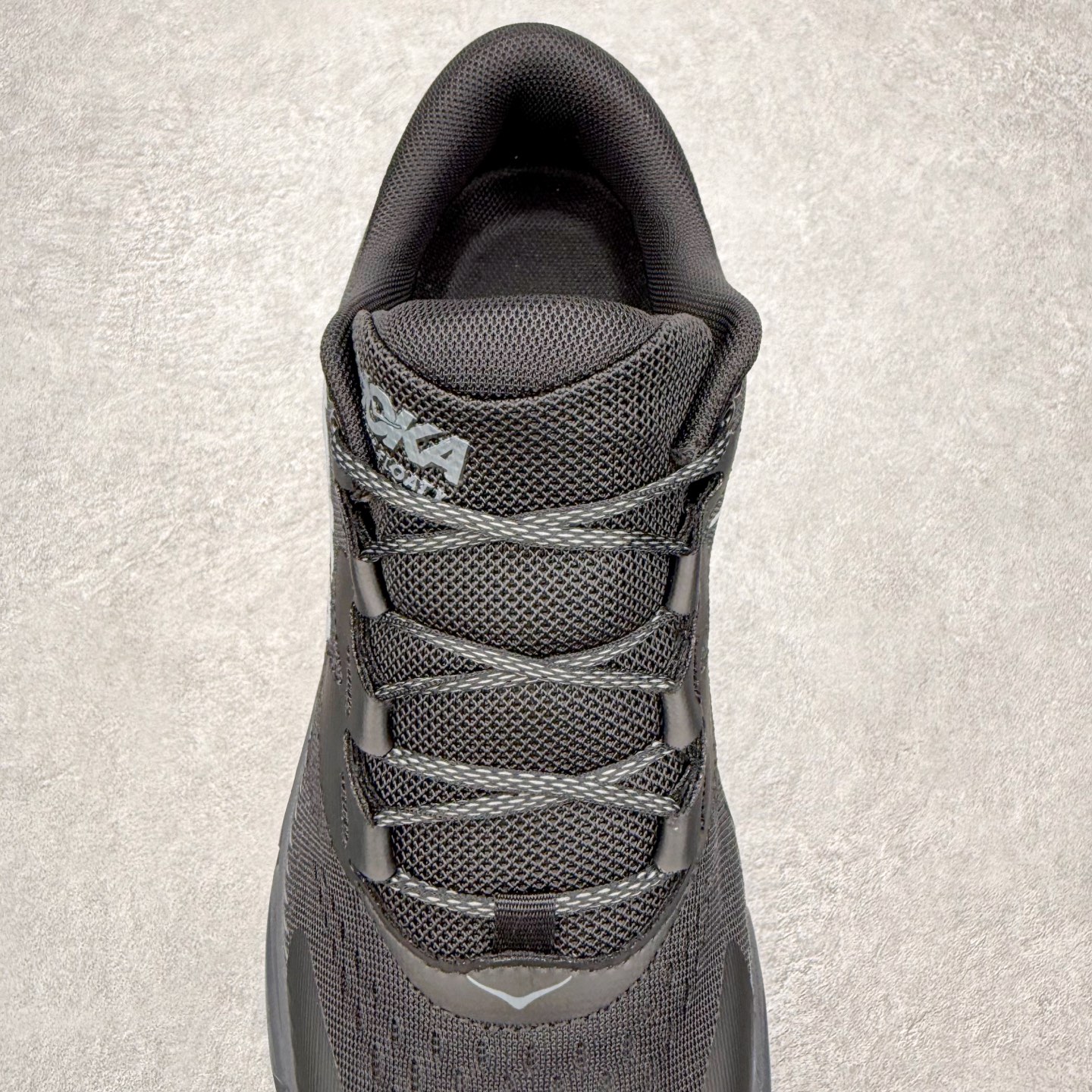 图片[5]-＃福利特价 HOKA ONE ONE SKY Float X 网布织物 舒适运动户外功能 减震防滑耐磨 低帮 生活休闲鞋 男女同款 HOKA ONE ONE是来自美国的跑步鞋知名品牌，创立于2009年，始终致力于为所有跑者提供更新、更好的跑步装备。相比常规跑鞋，HOKA ONE ONE特别研发使用性能独特的几何形跑鞋中底，此种鞋底更厚、更高、回弹性也更好，除了卓越的缓冲性能，它还能为各种阶段的跑者带来更具动感、更加稳定的跑步体验。HOKAONE ONE从设计之初就清楚意识到，要保证跑者步幅的均匀一致，双脚自然而然的运动至关重要。尺码：36 36.5 37.5 38 39 40 40.5 41 42 42.5 43 44 45-选品中心