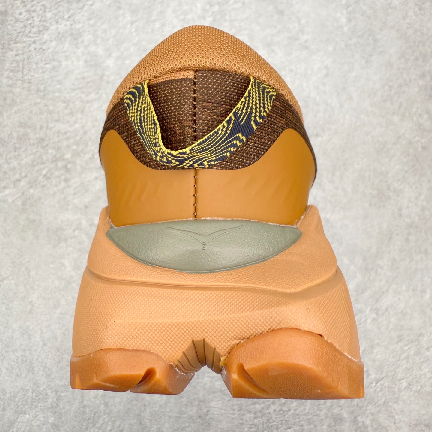 图片[8]-＃福利特价 HOKA ONE ONE SKY Float X 网布织物 舒适运动户外功能 减震防滑耐磨 低帮 生活休闲鞋 男女同款 HOKA ONE ONE是来自美国的跑步鞋知名品牌，创立于2009年，始终致力于为所有跑者提供更新、更好的跑步装备。相比常规跑鞋，HOKA ONE ONE特别研发使用性能独特的几何形跑鞋中底，此种鞋底更厚、更高、回弹性也更好，除了卓越的缓冲性能，它还能为各种阶段的跑者带来更具动感、更加稳定的跑步体验。HOKAONE ONE从设计之初就清楚意识到，要保证跑者步幅的均匀一致，双脚自然而然的运动至关重要。尺码：36 36.5 37.5 38 39 40 40.5 41 42 42.5 43 44 45-选品中心