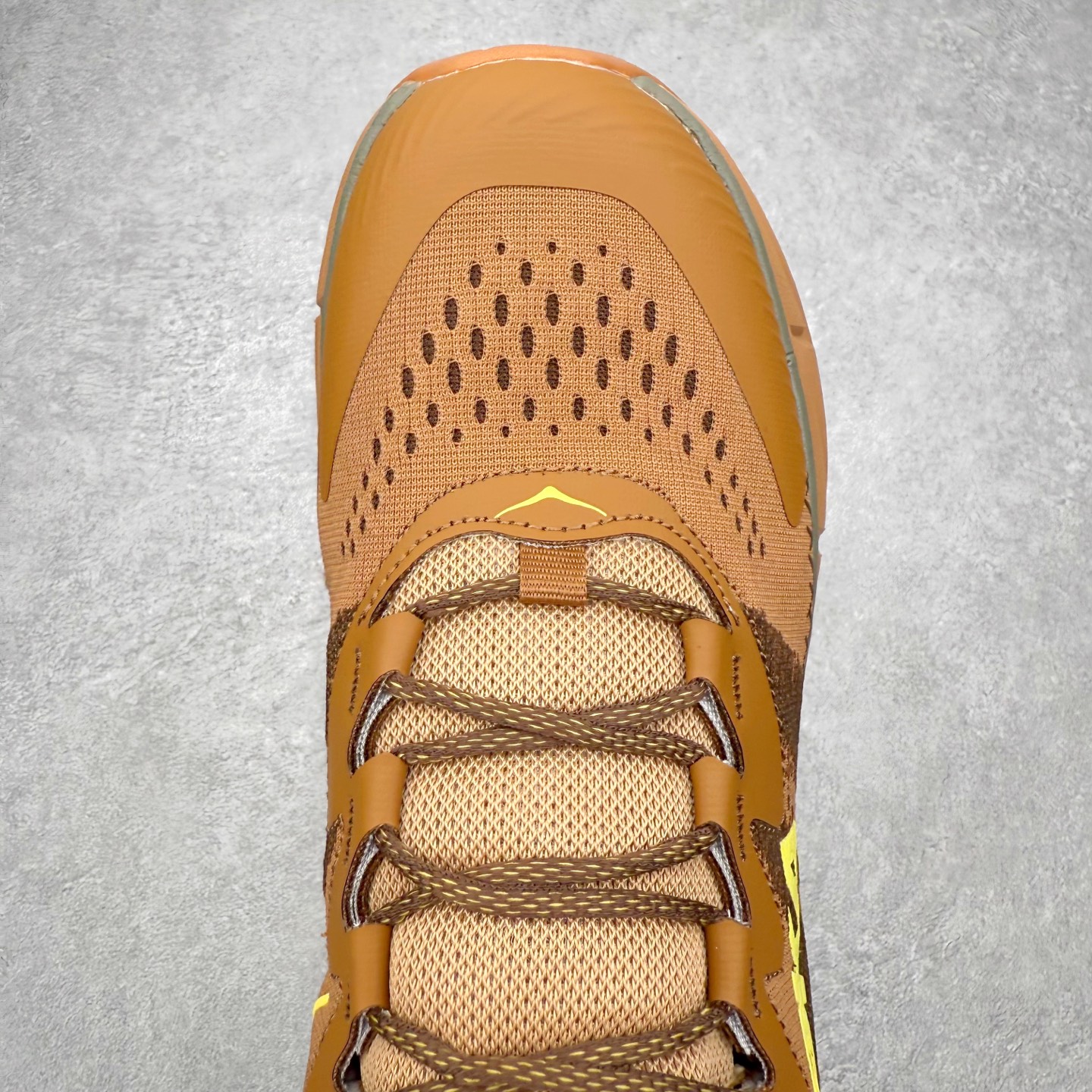 图片[4]-＃福利特价 HOKA ONE ONE SKY Float X 网布织物 舒适运动户外功能 减震防滑耐磨 低帮 生活休闲鞋 男女同款 HOKA ONE ONE是来自美国的跑步鞋知名品牌，创立于2009年，始终致力于为所有跑者提供更新、更好的跑步装备。相比常规跑鞋，HOKA ONE ONE特别研发使用性能独特的几何形跑鞋中底，此种鞋底更厚、更高、回弹性也更好，除了卓越的缓冲性能，它还能为各种阶段的跑者带来更具动感、更加稳定的跑步体验。HOKAONE ONE从设计之初就清楚意识到，要保证跑者步幅的均匀一致，双脚自然而然的运动至关重要。尺码：36 36.5 37.5 38 39 40 40.5 41 42 42.5 43 44 45-选品中心