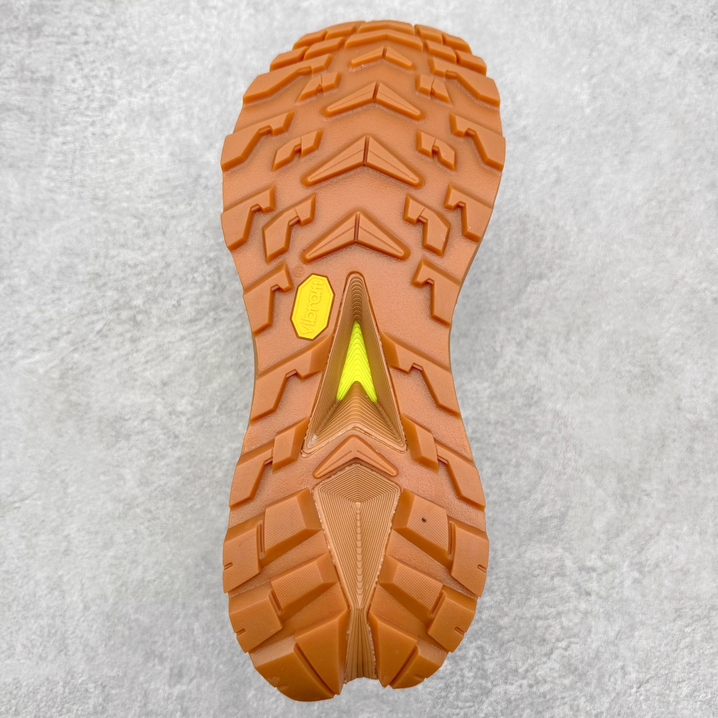 图片[9]-＃福利特价 HOKA ONE ONE SKY Float X 网布织物 舒适运动户外功能 减震防滑耐磨 低帮 生活休闲鞋 男女同款 HOKA ONE ONE是来自美国的跑步鞋知名品牌，创立于2009年，始终致力于为所有跑者提供更新、更好的跑步装备。相比常规跑鞋，HOKA ONE ONE特别研发使用性能独特的几何形跑鞋中底，此种鞋底更厚、更高、回弹性也更好，除了卓越的缓冲性能，它还能为各种阶段的跑者带来更具动感、更加稳定的跑步体验。HOKAONE ONE从设计之初就清楚意识到，要保证跑者步幅的均匀一致，双脚自然而然的运动至关重要。尺码：36 36.5 37.5 38 39 40 40.5 41 42 42.5 43 44 45-选品中心