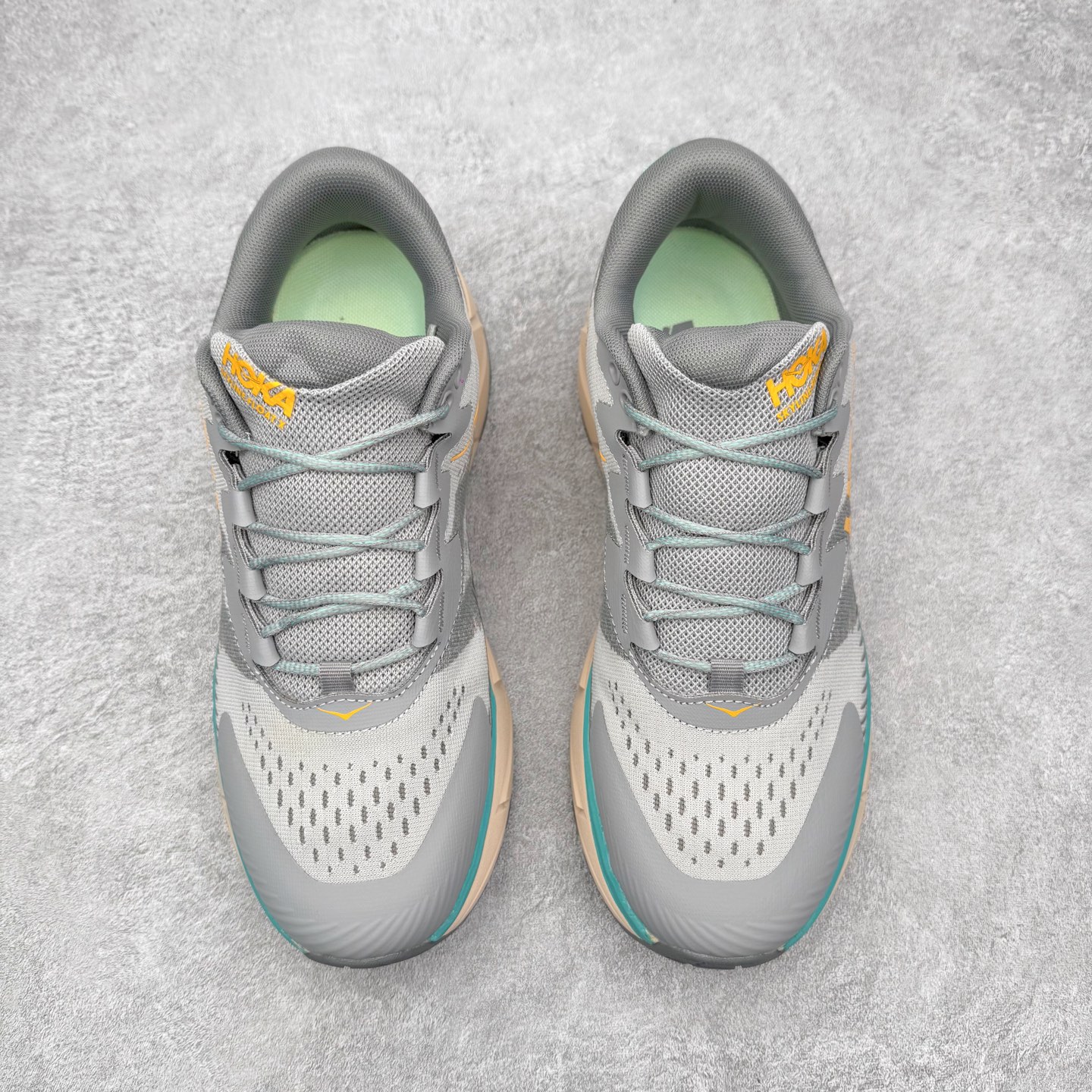 图片[2]-＃福利特价 HOKA ONE ONE SKY Float X 网布织物 舒适运动户外功能 减震防滑耐磨 低帮 生活休闲鞋 男女同款 HOKA ONE ONE是来自美国的跑步鞋知名品牌，创立于2009年，始终致力于为所有跑者提供更新、更好的跑步装备。相比常规跑鞋，HOKA ONE ONE特别研发使用性能独特的几何形跑鞋中底，此种鞋底更厚、更高、回弹性也更好，除了卓越的缓冲性能，它还能为各种阶段的跑者带来更具动感、更加稳定的跑步体验。HOKAONE ONE从设计之初就清楚意识到，要保证跑者步幅的均匀一致，双脚自然而然的运动至关重要。尺码：36 36.5 37.5 38 39 40 40.5 41 42 42.5 43 44 45-选品中心