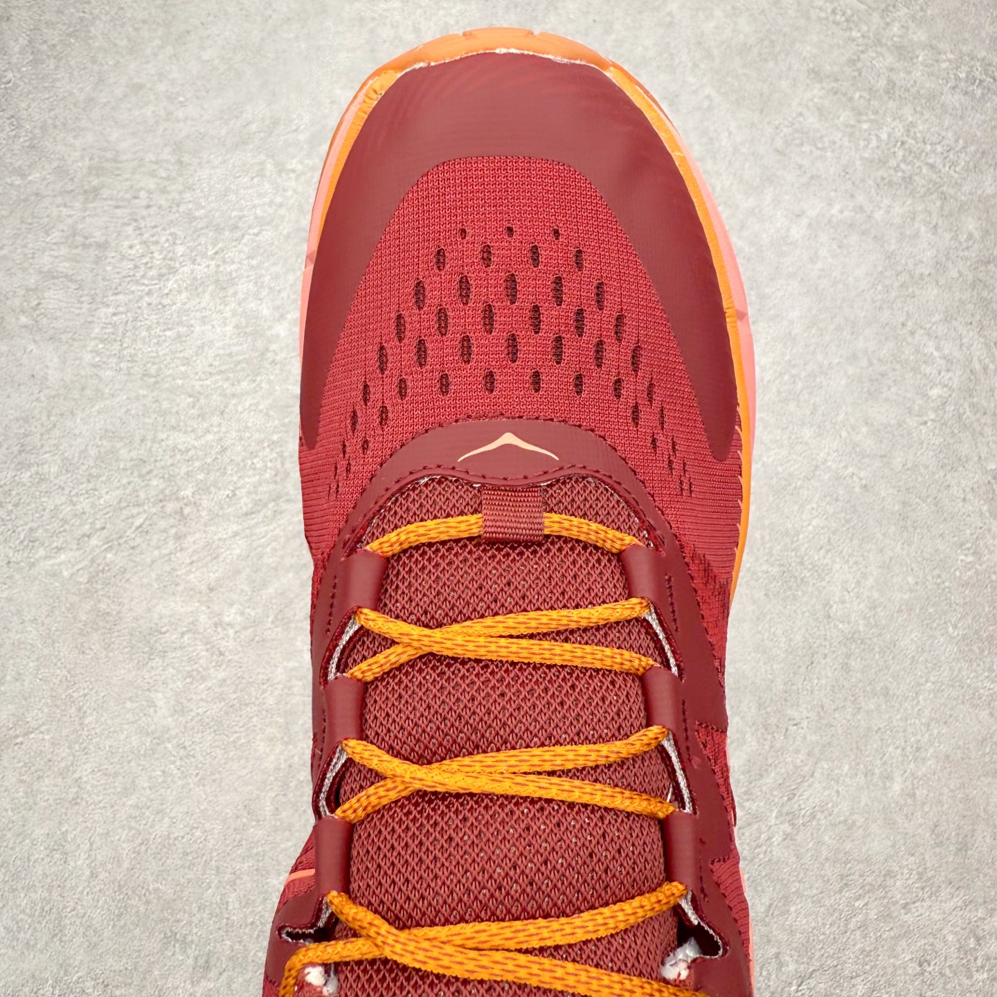 图片[4]-＃福利特价 HOKA ONE ONE SKY Float X 网布织物 舒适运动户外功能 减震防滑耐磨 低帮 生活休闲鞋 男女同款 HOKA ONE ONE是来自美国的跑步鞋知名品牌，创立于2009年，始终致力于为所有跑者提供更新、更好的跑步装备。相比常规跑鞋，HOKA ONE ONE特别研发使用性能独特的几何形跑鞋中底，此种鞋底更厚、更高、回弹性也更好，除了卓越的缓冲性能，它还能为各种阶段的跑者带来更具动感、更加稳定的跑步体验。HOKAONE ONE从设计之初就清楚意识到，要保证跑者步幅的均匀一致，双脚自然而然的运动至关重要。尺码：36 36.5 37.5 38 39 40 40.5 41 42 42.5 43 44 45-选品中心