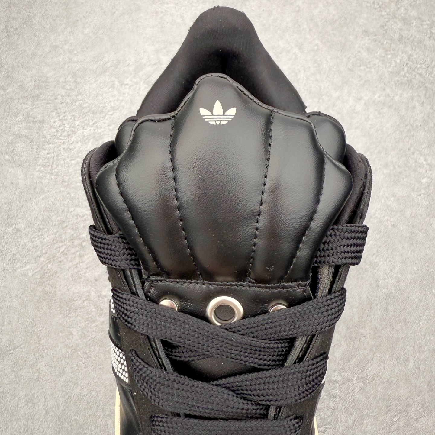 图片[5]-AD Originals x GALI SUPERSTAR PUFFY SHELL 贝壳头联名时尚舒适低帮板鞋 KJ6976 男女同款 实拍调校N版已经零色差零失真 百分百还原实物色彩所见即所得 不存在货不对板色差等低级问题 选购参考实物拍摄 不混卖不参货 只用心做好货严格选品 承诺混一赔十 尺码：36 36.5 37.5 38 38.5 39 40 40.5 41 42 42.5 43 44 44.5 45-选品中心