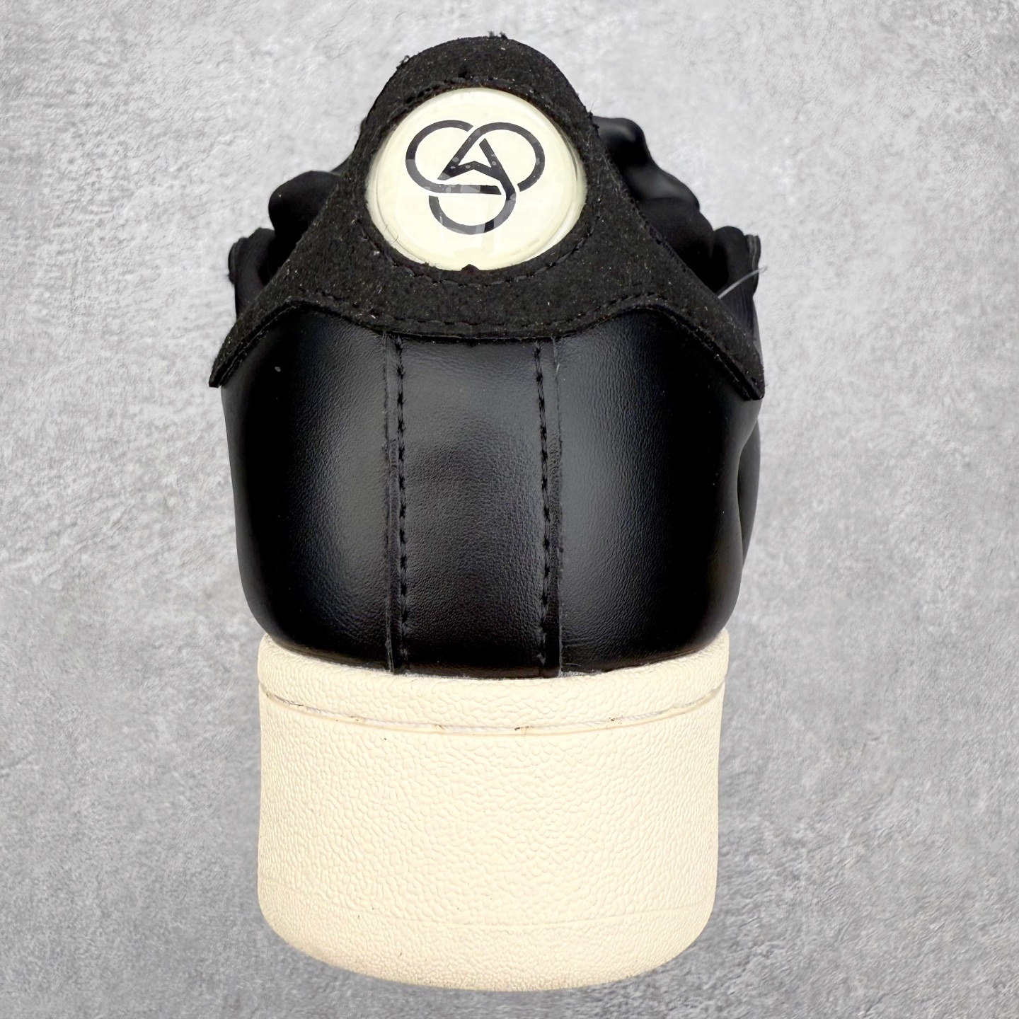 图片[8]-AD Originals x GALI SUPERSTAR PUFFY SHELL 贝壳头联名时尚舒适低帮板鞋 KJ6976 男女同款 实拍调校N版已经零色差零失真 百分百还原实物色彩所见即所得 不存在货不对板色差等低级问题 选购参考实物拍摄 不混卖不参货 只用心做好货严格选品 承诺混一赔十 尺码：36 36.5 37.5 38 38.5 39 40 40.5 41 42 42.5 43 44 44.5 45-选品中心