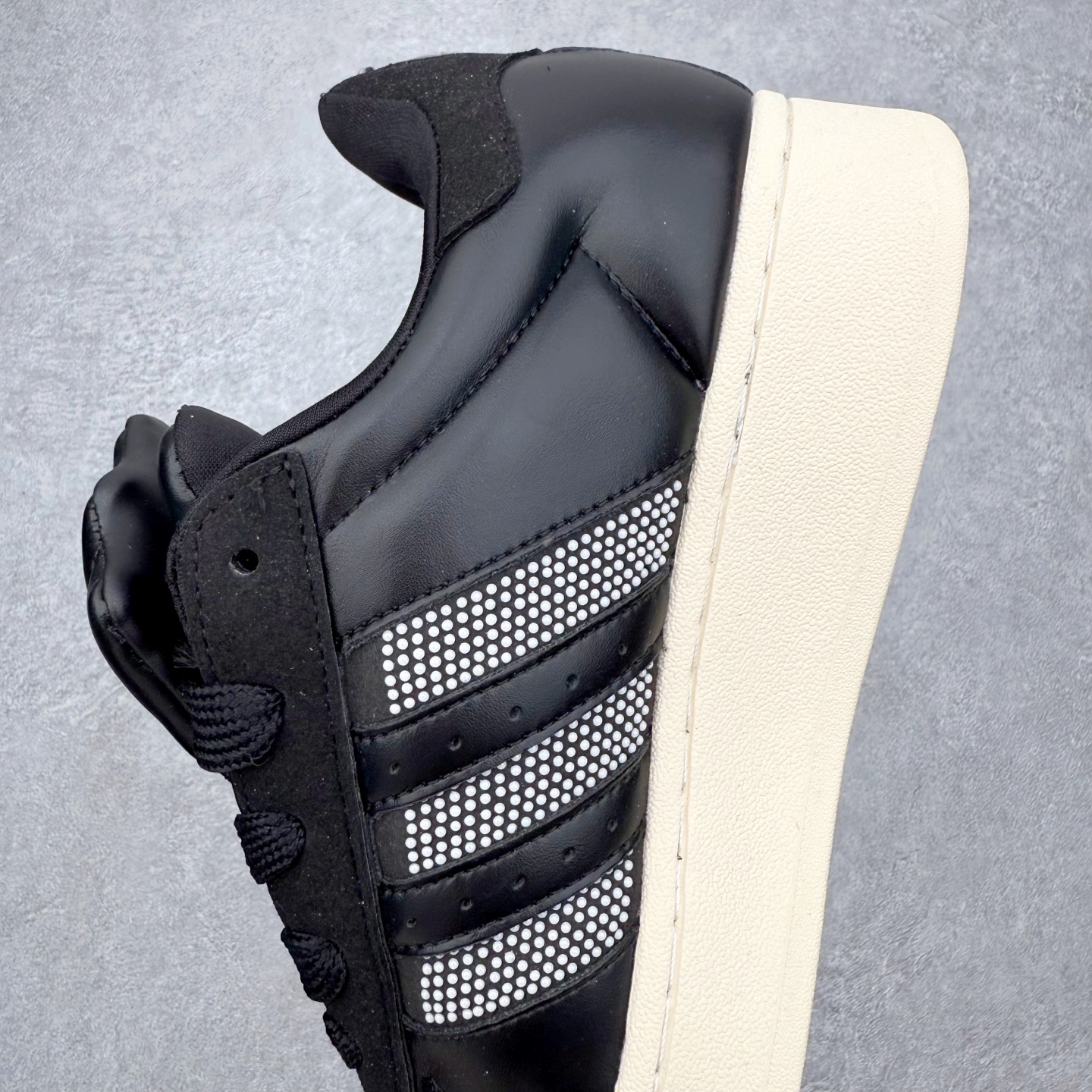 图片[7]-AD Originals x GALI SUPERSTAR PUFFY SHELL 贝壳头联名时尚舒适低帮板鞋 KJ6976 男女同款 实拍调校N版已经零色差零失真 百分百还原实物色彩所见即所得 不存在货不对板色差等低级问题 选购参考实物拍摄 不混卖不参货 只用心做好货严格选品 承诺混一赔十 尺码：36 36.5 37.5 38 38.5 39 40 40.5 41 42 42.5 43 44 44.5 45-选品中心