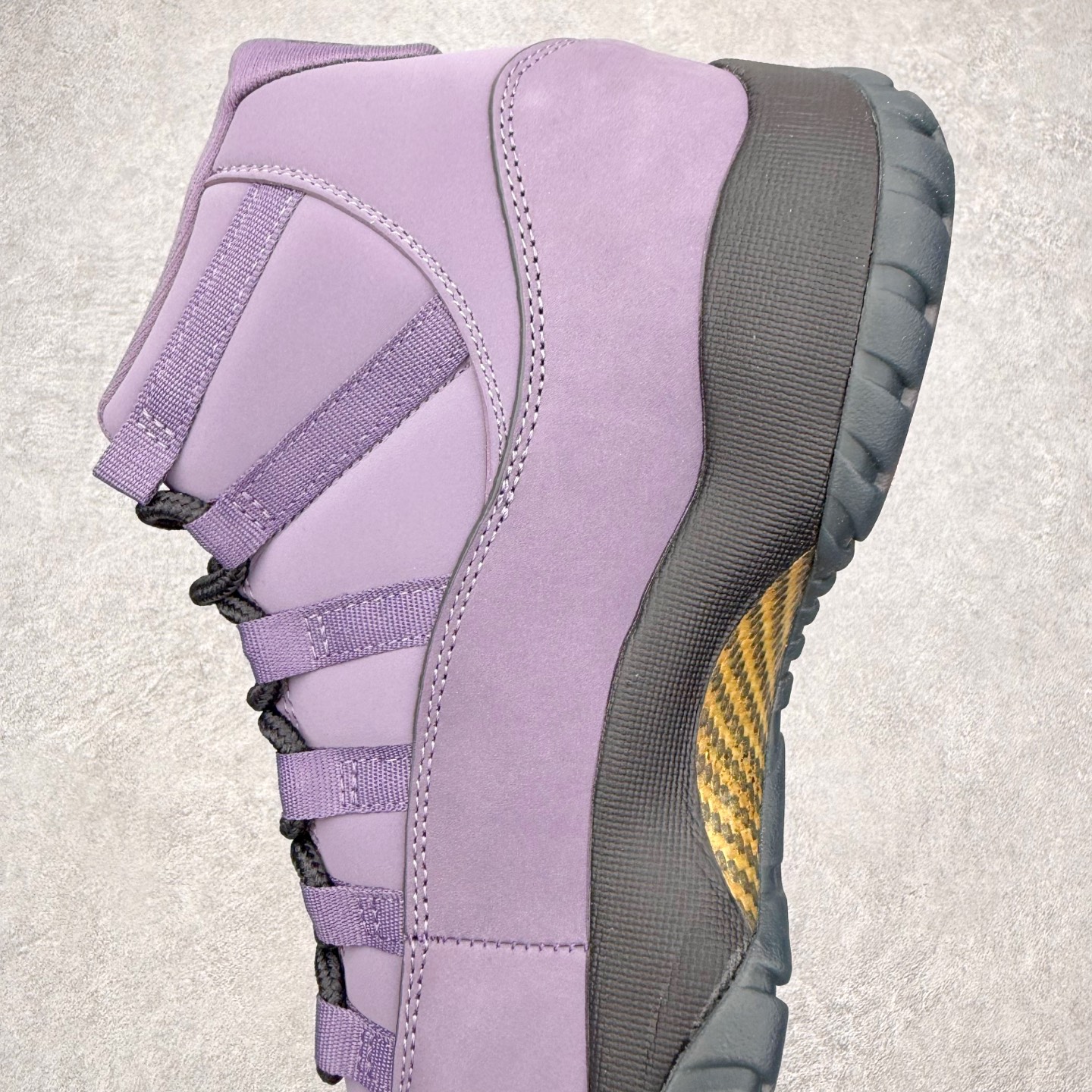 图片[7]-＃NC版 Air Jordan AJ11 Retro 黑紫 IO8961-553 原楦原档案数据开模打造 原厂中底拉帮钢印 原厂漆皮 防冻不开裂 头层皮料 原装鞋撑 水晶大底正确色度色泽 原楦原数据刺绣 原厂车缝走线及对位 毫厘不差 飞人logo采用原数据电脑刺绣 原装正品碳纤维真实碳板 增强抗扭 原内标 原盒标 正确官方原盒 原厂防氧化水晶外底 原厂配套厂全掌solo气垫 尺码：40 40.5 41 42 42.5 43 44 44.5 45 46 47.5-选品中心