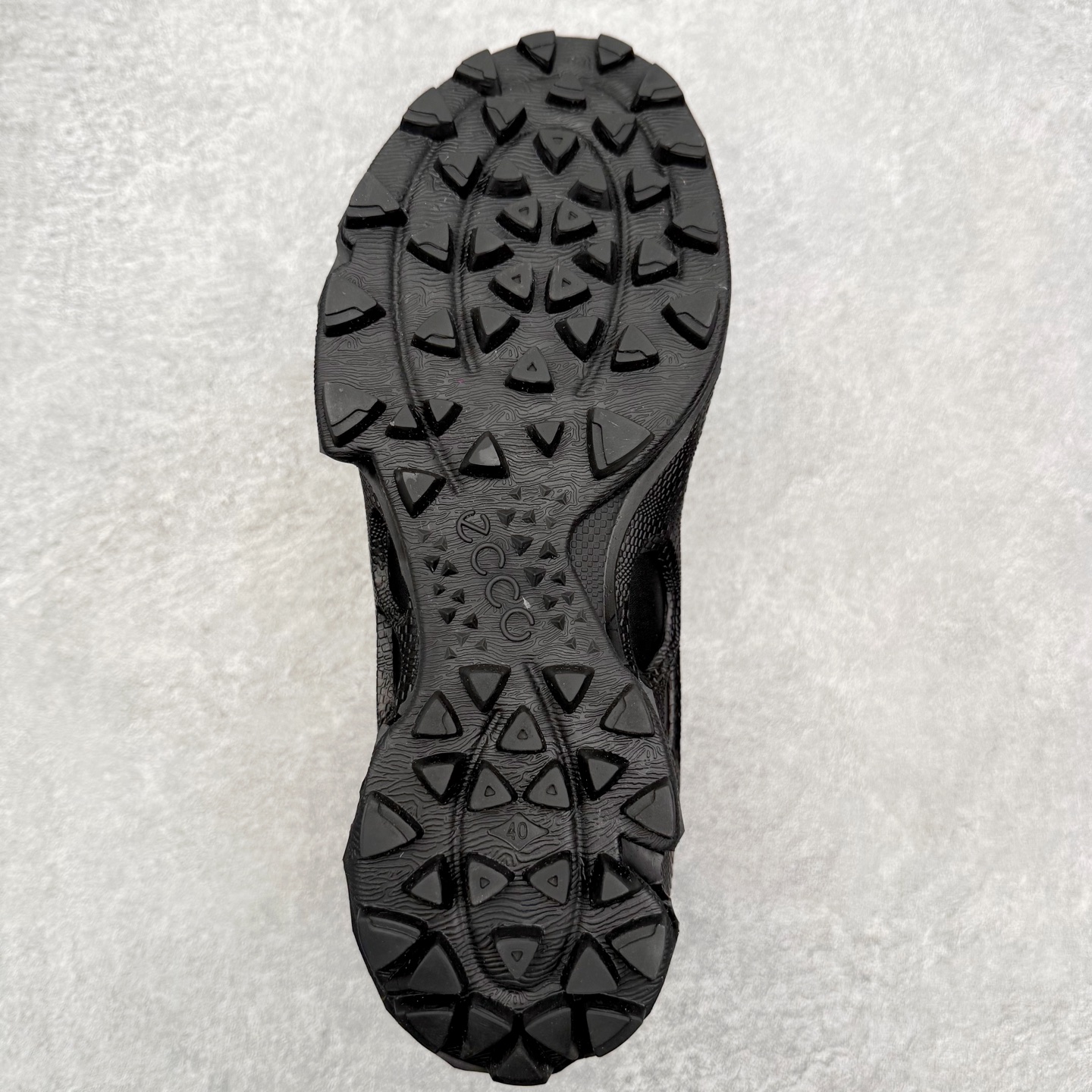 图片[9]-ECCO爱步跑步鞋百搭舒适 秋冬新款厚底休闲运动鞋男鞋 灵动系列 黄景瑜同款 品质牛皮鞋面，轻盈柔韧 具有良好的透气性 细腻柔软 简约系带设计 可自由调节松紧 贴合脚型 PU泡沫橡胶大底 抓地力强 具有良好的防滑耐磨性 时尚简约 休闲百搭 尺码：38 39 40 41 42 43 44 （皮鞋码）-选品中心