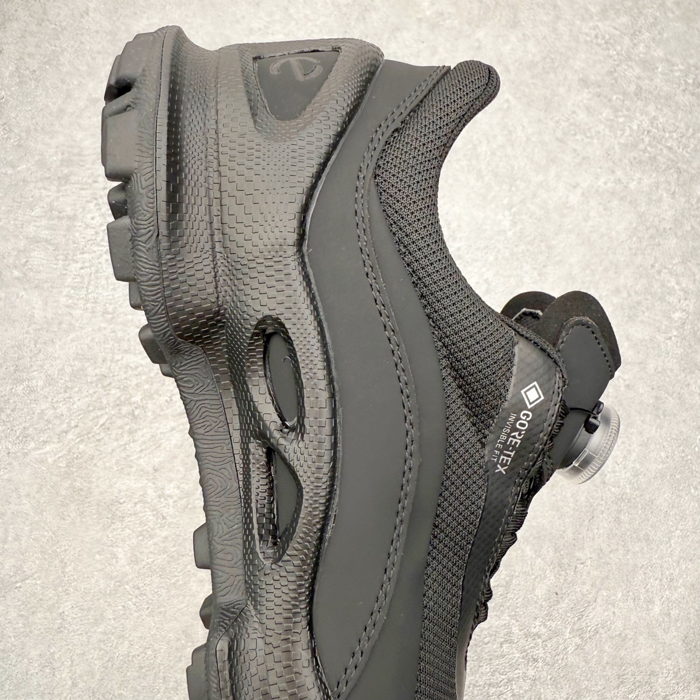 图片[6]-ECCO爱步跑步鞋百搭舒适 秋冬新款厚底休闲运动鞋男鞋 灵动系列 黄景瑜同款 品质牛皮鞋面，轻盈柔韧 具有良好的透气性 细腻柔软 简约系带设计 可自由调节松紧 贴合脚型 PU泡沫橡胶大底 抓地力强 具有良好的防滑耐磨性 时尚简约 休闲百搭 尺码：38 39 40 41 42 43 44 （皮鞋码）-选品中心