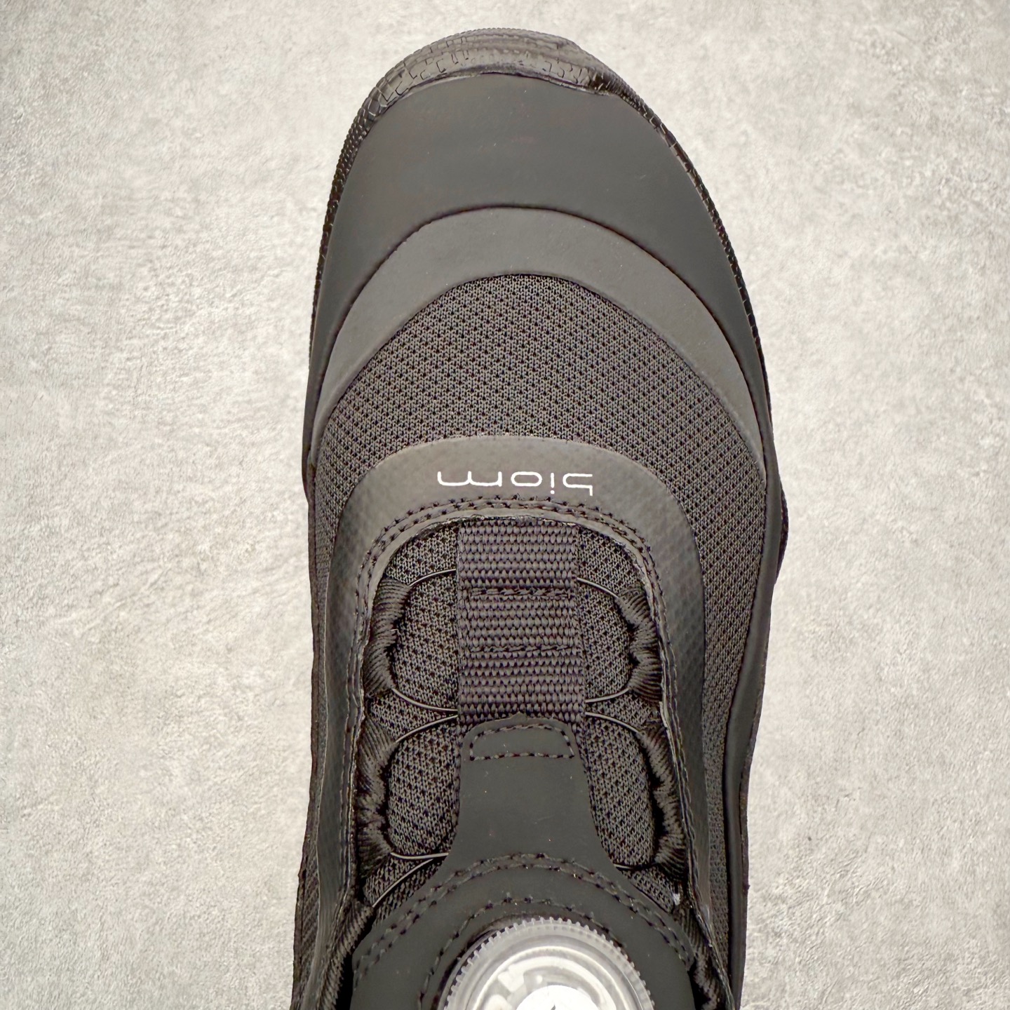 图片[4]-ECCO爱步跑步鞋百搭舒适 秋冬新款厚底休闲运动鞋男鞋 灵动系列 黄景瑜同款 品质牛皮鞋面，轻盈柔韧 具有良好的透气性 细腻柔软 简约系带设计 可自由调节松紧 贴合脚型 PU泡沫橡胶大底 抓地力强 具有良好的防滑耐磨性 时尚简约 休闲百搭 尺码：38 39 40 41 42 43 44 （皮鞋码）-选品中心