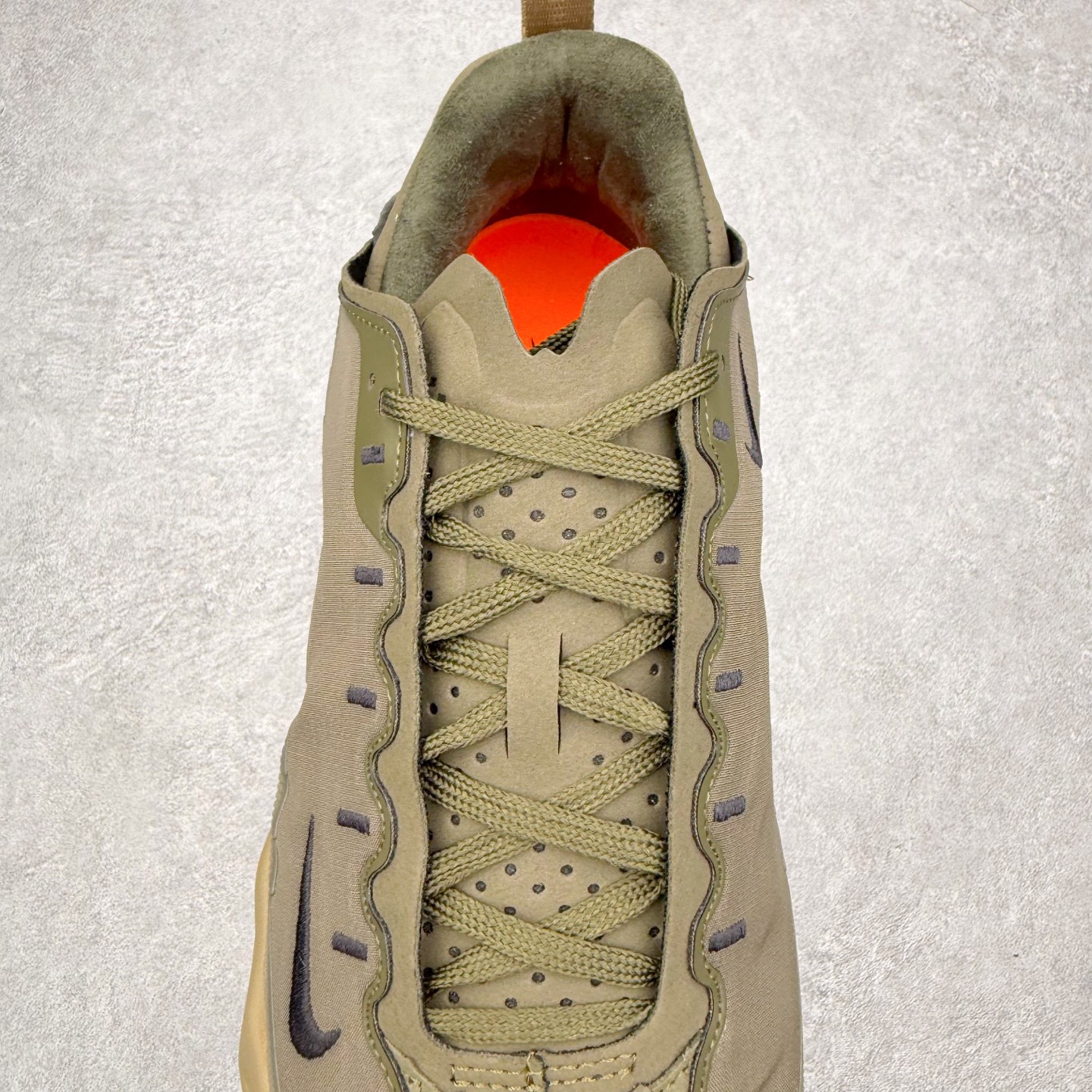 图片[5]-HYEIN SEO x NK Ava Rover 百搭舒适耐磨低帮跑步鞋 男女同款 流线型轮廓，通过轻薄物料鞋面结合 TPU 网格状支撑示人，增厚的中底材质选用 ReactX 加持，华夫外底收尾。鞋垫与后跟鞋提，克制点缀 Hyein Seo 字样。鞋垫与鞋提则采用菱形格纹的变化元素呈现。实拍调校N版已经零色差零失真 百分百还原实物色彩所见即所得 不存在货不对板色差等低级问题 选购参考实物拍摄 不混卖不参货 只用心做好货严格选品 承诺混一赔十 尺码：36 36.5 37.5 38 38.5 39 40 40.5 41 42 42.5 43 44 44.5 45-选品中心