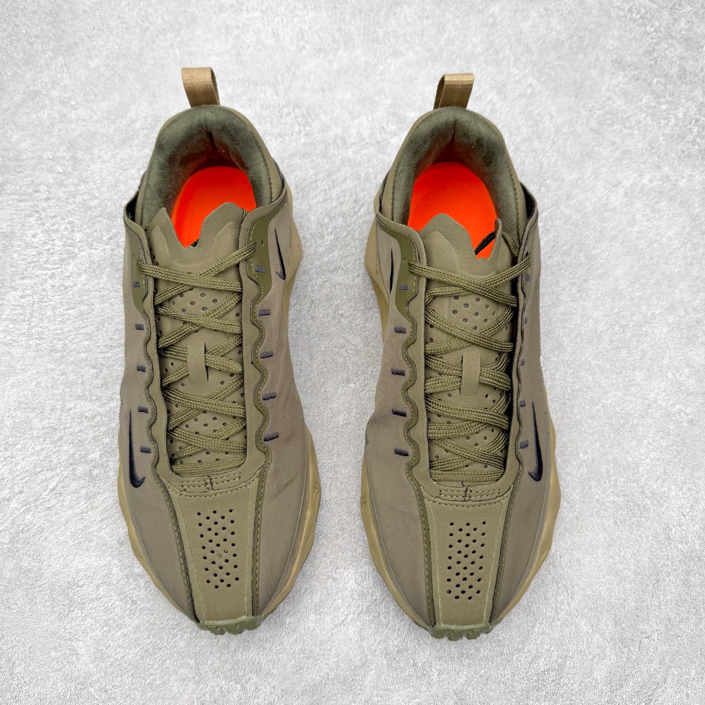 图片[2]-HYEIN SEO x NK Ava Rover 百搭舒适耐磨低帮跑步鞋 男女同款 流线型轮廓，通过轻薄物料鞋面结合 TPU 网格状支撑示人，增厚的中底材质选用 ReactX 加持，华夫外底收尾。鞋垫与后跟鞋提，克制点缀 Hyein Seo 字样。鞋垫与鞋提则采用菱形格纹的变化元素呈现。实拍调校N版已经零色差零失真 百分百还原实物色彩所见即所得 不存在货不对板色差等低级问题 选购参考实物拍摄 不混卖不参货 只用心做好货严格选品 承诺混一赔十 尺码：36 36.5 37.5 38 38.5 39 40 40.5 41 42 42.5 43 44 44.5 45-选品中心