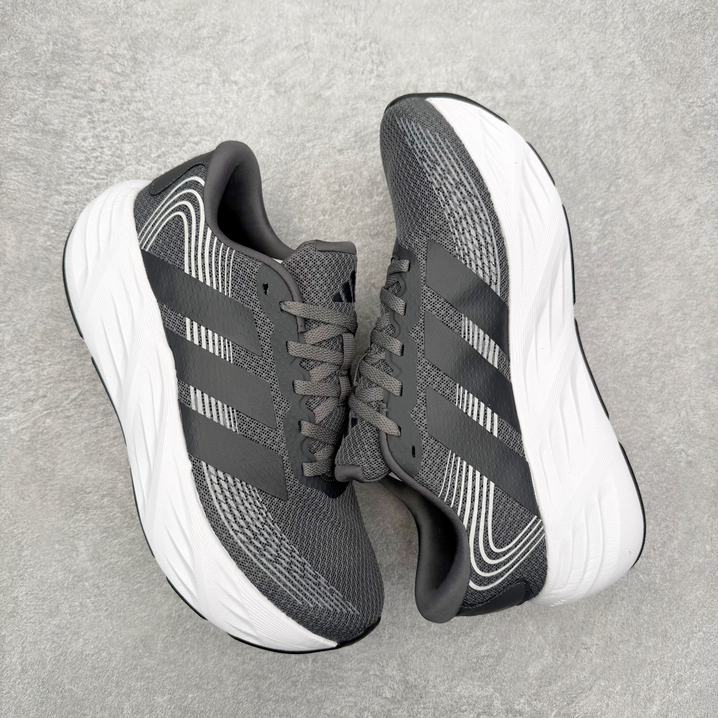 图片[3]-AD Adizero galaxy 8 舒适百搭回弹 低帮跑步鞋 男女同款 实拍调校N版已经零色差零失真 百分百还原实物色彩所见即所得 不存在货不对板色差等低级问题 选购参考实物拍摄 不混卖不参货 只用心做好货严格选品 承诺混一赔十 尺码：36 36.5 37.5 38 38.5 39 40 40.5 41 42 42.5 43 44 44.5 45-选品中心