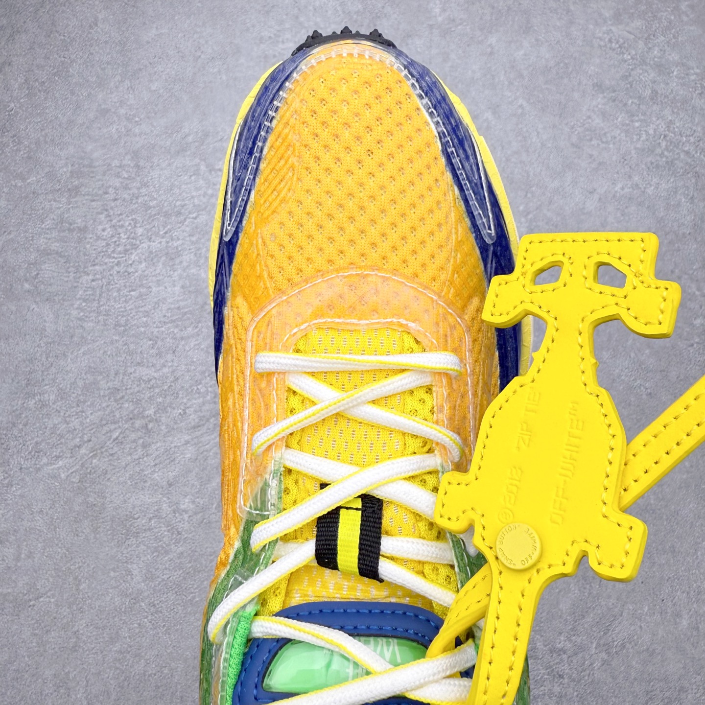 图片[4]-＃KX Off-White 2024年OW最新款跑鞋 #百分百原盒正确版 原楦原纸板数据开发 4层分离大底#鞋面采用3d立体打印和多种材料拼接而成#防滑耐磨透气性轻便跑鞋 作为曾经爆火 并且定位奢潮领域的标志性品牌 Off-White 仍需要不断更新符合当下潮流时尚的复古运动鞋款，以期收获基本盘消费者的关注 此次更新的 Off-White 新款运动鞋将经典复古老爹鞋细节设计更加夸张化 并将标志性箭头设计置于显著位置 除此之外 整个系列的色彩搭配也可谓纷繁多样 总有一款适合你 Off-White最新运动鞋款估计将在未来几个月登陆品牌专柜 喜欢的朋友切莫错过 尺码：36 37 38 39 40 41 42 43 44 45 46 47-选品中心