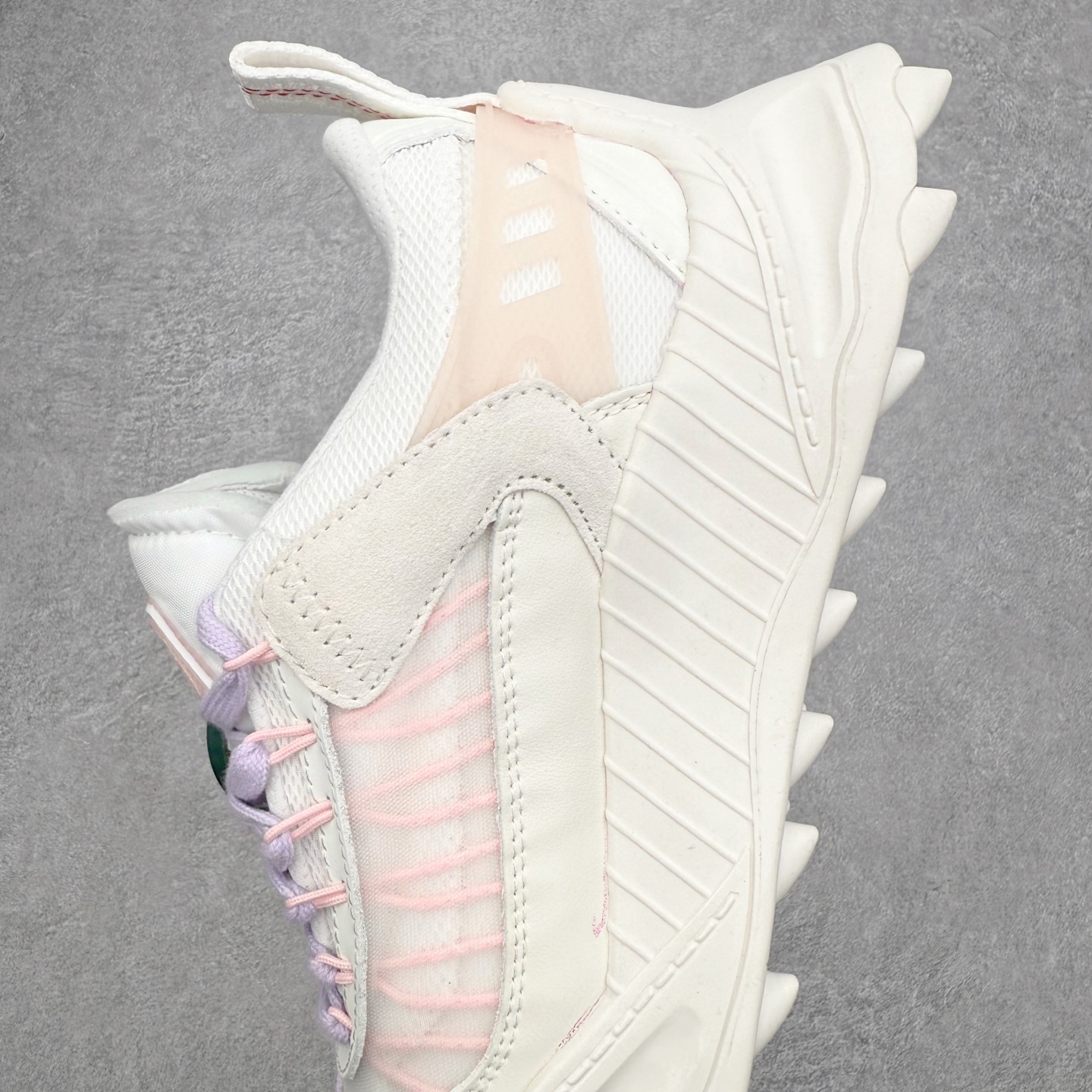 图片[7]-＃KX OFF-WHITE ODSY OW皮革缓震休闲运动鞋 春夏走秀款球鞋 所有配件均通过定做出产正品裁片 原版比例大箭头定制网眼布双拼牛皮进口机器针车 数控针距精准做工不输大牌里层为高密度透气网眼布/垫脚羊皮私模重工抓地橡胶底 后跟坡度最贴切原版鞋型脱模 厚底约4CM 原盒包装配 TPU大底 尺码：36 37 38 39 40 41 42 43 44 45 46 47-选品中心