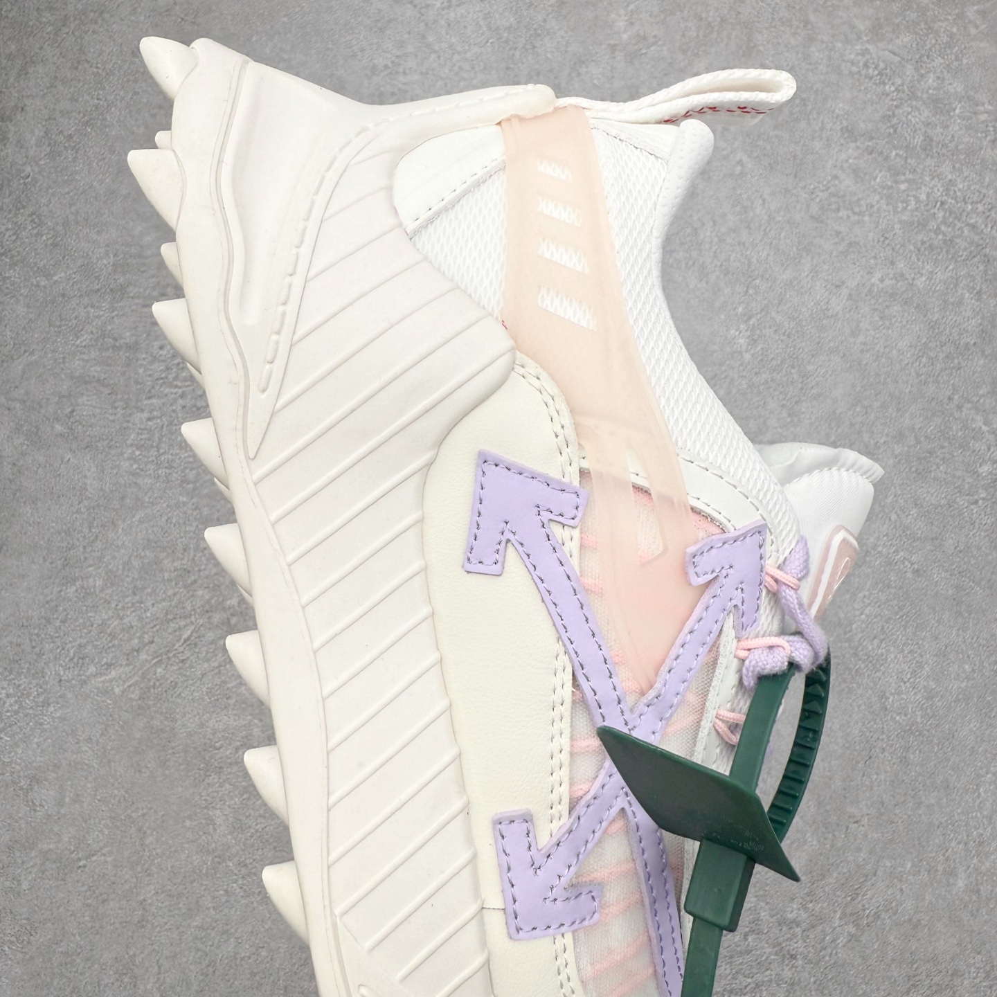 图片[6]-＃KX OFF-WHITE ODSY OW皮革缓震休闲运动鞋 春夏走秀款球鞋 所有配件均通过定做出产正品裁片 原版比例大箭头定制网眼布双拼牛皮进口机器针车 数控针距精准做工不输大牌里层为高密度透气网眼布/垫脚羊皮私模重工抓地橡胶底 后跟坡度最贴切原版鞋型脱模 厚底约4CM 原盒包装配 TPU大底 尺码：36 37 38 39 40 41 42 43 44 45 46 47-选品中心