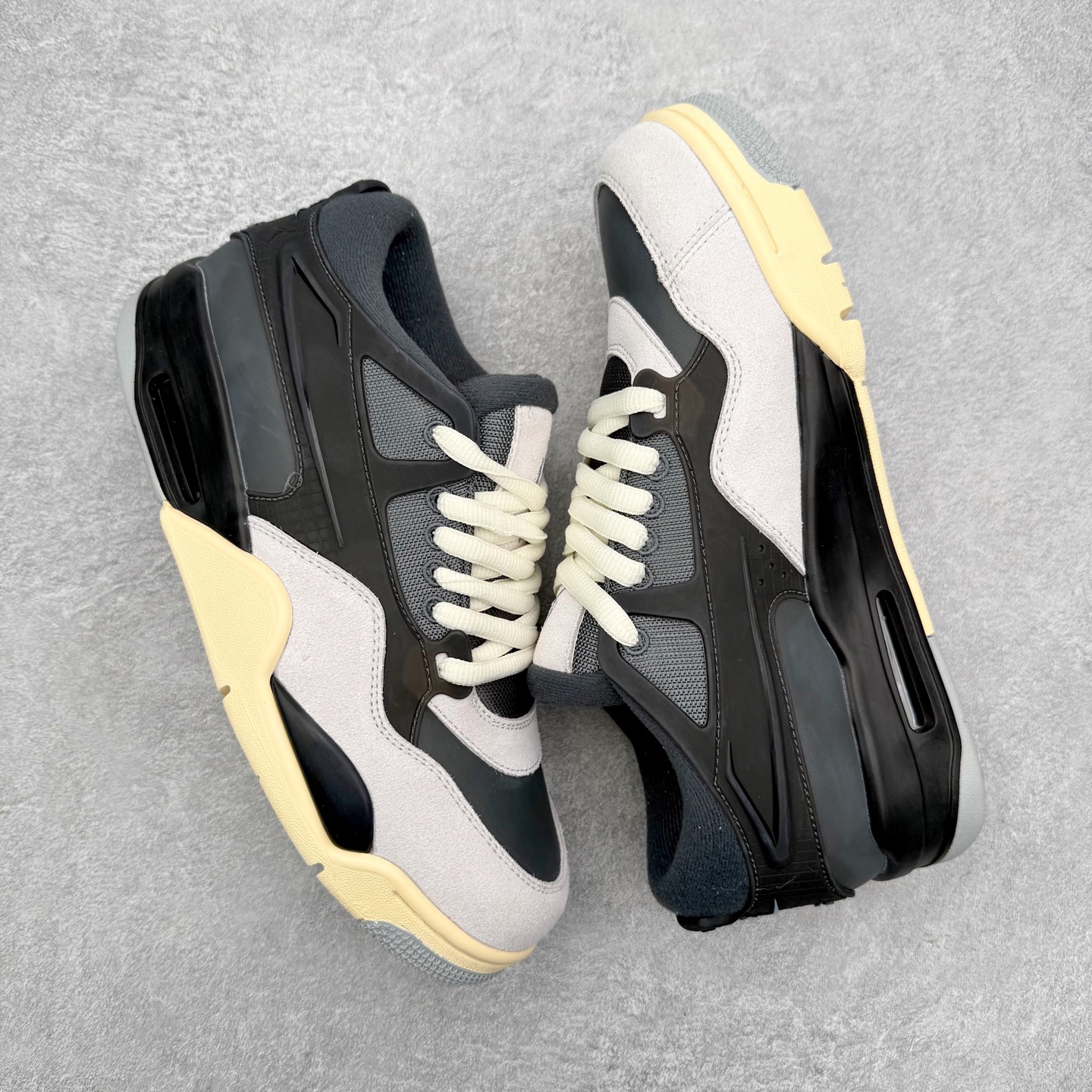 图片[3]-＃KZ纯原 Air Jordan AJ4 RM 重制版低帮复古篮球鞋 FQ7939-002 亲自操刀耗时半年巨作 全套原纸板楦头开发 确保原汁原味 完美呈现版型 一比一鞋头弧度高度鞋身弧度 原厂TPU 正确内里网布 菱角分明不变形无多余毛边 柔软性质感一致于原鞋 原厂织唛标 原厂飞人电绣工艺 尾指中部跳三针 独家绑鞋带手法 印刷中底布 四线拉帮 米色美纹纸贴合固定 进口港宝加持 后跟自然饱满 全鞋荧光划线卡点 追求极致完美 每一双都是工艺品 多重QC质检 超越公司货的品控标准 实实在在的免检产品 采用了低帮的设计 并保留了众多AJ4的经典元素 鞋身以皮革、麂皮材质拼接打造 AJ4经典的TPU材质延伸至后跟 增强鞋款稳定性 而鞋身侧面的网格设计则被取消 尾部的NIKE AIR标志也得到保留 并同时带有飞人logo 中底部分同样搭载了可视AIR气垫 鞋底采用米白色中底和外底呈现 为整个设计收尾 尺码：36 36.5 37.5 38 38.5 39 40 40.5 41 42 42.5 43 44 44.5 45 46 47.5 48.5-选品中心