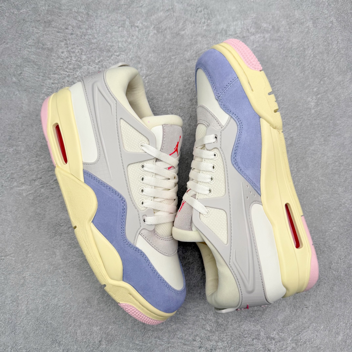 图片[3]-＃KZ纯原 Air Jordan AJ4 RM 重制版低帮复古篮球鞋 IB4466-025 亲自操刀耗时半年巨作 全套原纸板楦头开发 确保原汁原味 完美呈现版型 一比一鞋头弧度高度鞋身弧度 原厂TPU 正确内里网布 菱角分明不变形无多余毛边 柔软性质感一致于原鞋 原厂织唛标 原厂飞人电绣工艺 尾指中部跳三针 独家绑鞋带手法 印刷中底布 四线拉帮 米色美纹纸贴合固定 进口港宝加持 后跟自然饱满 全鞋荧光划线卡点 追求极致完美 每一双都是工艺品 多重QC质检 超越公司货的品控标准 实实在在的免检产品 采用了低帮的设计 并保留了众多AJ4的经典元素 鞋身以皮革、麂皮材质拼接打造 AJ4经典的TPU材质延伸至后跟 增强鞋款稳定性 而鞋身侧面的网格设计则被取消 尾部的NIKE AIR标志也得到保留 并同时带有飞人logo 中底部分同样搭载了可视AIR气垫 鞋底采用米白色中底和外底呈现 为整个设计收尾 尺码：36 36.5 37.5 38 38.5 39 40 40.5 41 42 42.5 43 44 44.5 45 46 47.5 48.5-选品中心