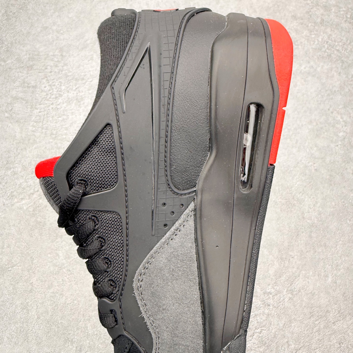 图片[7]-＃KZ纯原 Air Jordan AJ4 RM 重制版低帮复古篮球鞋 FQ7938-060 亲自操刀耗时半年巨作 全套原纸板楦头开发 确保原汁原味 完美呈现版型 一比一鞋头弧度高度鞋身弧度 原厂TPU 正确内里网布 菱角分明不变形无多余毛边 柔软性质感一致于原鞋 原厂织唛标 原厂飞人电绣工艺 尾指中部跳三针 独家绑鞋带手法 印刷中底布 四线拉帮 米色美纹纸贴合固定 进口港宝加持 后跟自然饱满 全鞋荧光划线卡点 追求极致完美 每一双都是工艺品 多重QC质检 超越公司货的品控标准 实实在在的免检产品 采用了低帮的设计 并保留了众多AJ4的经典元素 鞋身以皮革、麂皮材质拼接打造 AJ4经典的TPU材质延伸至后跟 增强鞋款稳定性 而鞋身侧面的网格设计则被取消 尾部的NIKE AIR标志也得到保留 并同时带有飞人logo 中底部分同样搭载了可视AIR气垫 鞋底采用米白色中底和外底呈现 为整个设计收尾 尺码：36 36.5 37.5 38 38.5 39 40 40.5 41 42 42.5 43 44 44.5 45 46 47.5 48.5-选品中心