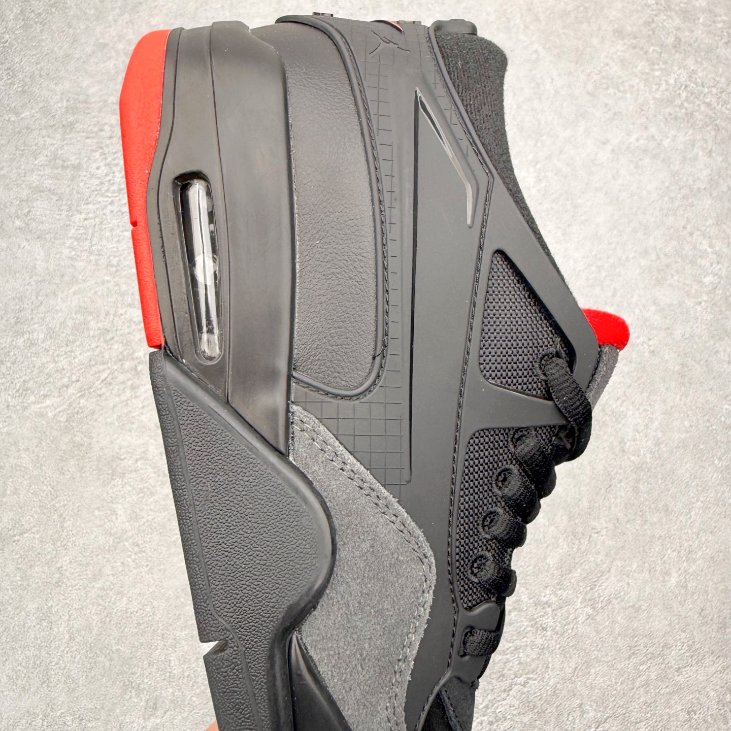 图片[6]-＃KZ纯原 Air Jordan AJ4 RM 重制版低帮复古篮球鞋 FQ7938-060 亲自操刀耗时半年巨作 全套原纸板楦头开发 确保原汁原味 完美呈现版型 一比一鞋头弧度高度鞋身弧度 原厂TPU 正确内里网布 菱角分明不变形无多余毛边 柔软性质感一致于原鞋 原厂织唛标 原厂飞人电绣工艺 尾指中部跳三针 独家绑鞋带手法 印刷中底布 四线拉帮 米色美纹纸贴合固定 进口港宝加持 后跟自然饱满 全鞋荧光划线卡点 追求极致完美 每一双都是工艺品 多重QC质检 超越公司货的品控标准 实实在在的免检产品 采用了低帮的设计 并保留了众多AJ4的经典元素 鞋身以皮革、麂皮材质拼接打造 AJ4经典的TPU材质延伸至后跟 增强鞋款稳定性 而鞋身侧面的网格设计则被取消 尾部的NIKE AIR标志也得到保留 并同时带有飞人logo 中底部分同样搭载了可视AIR气垫 鞋底采用米白色中底和外底呈现 为整个设计收尾 尺码：36 36.5 37.5 38 38.5 39 40 40.5 41 42 42.5 43 44 44.5 45 46 47.5 48.5-选品中心