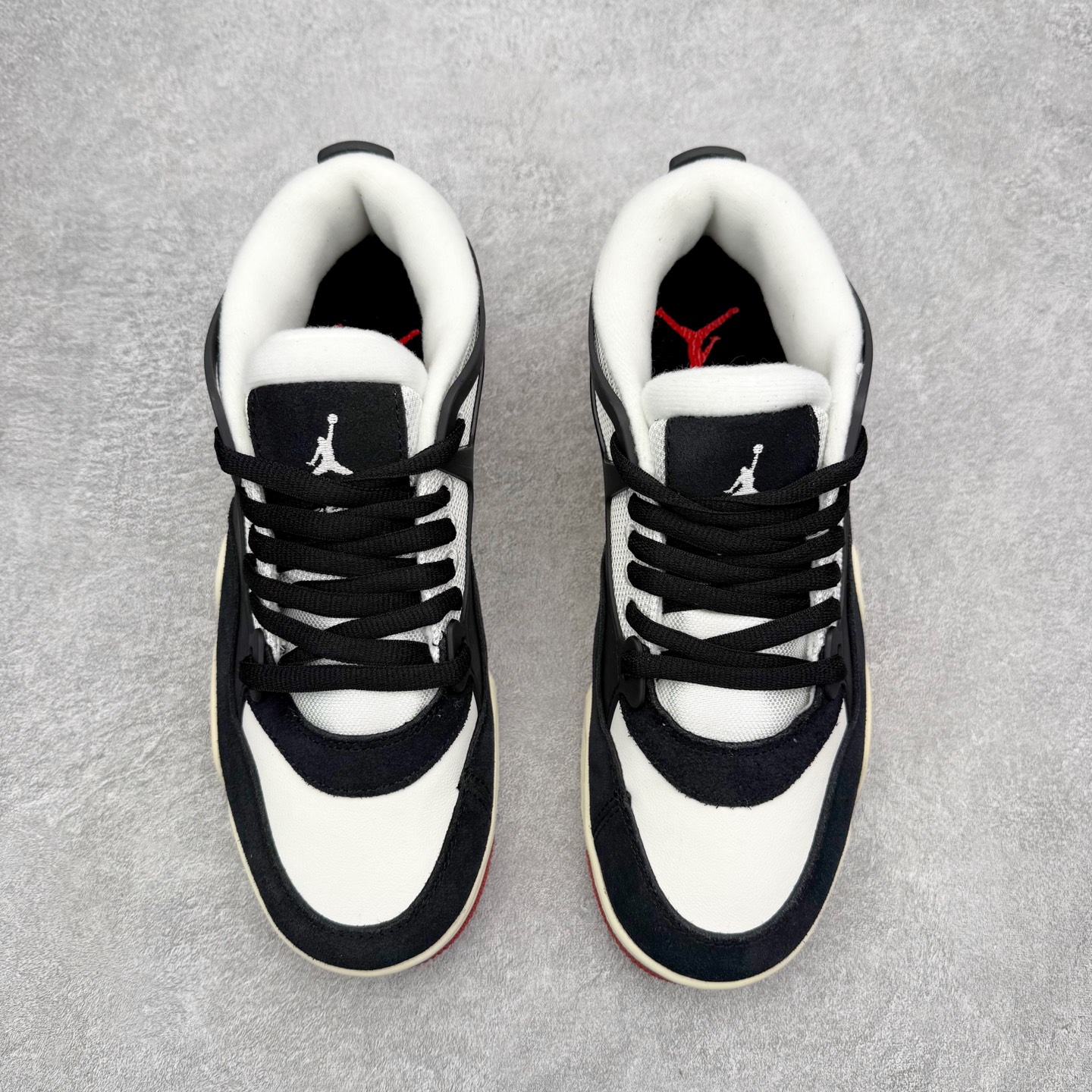 图片[2]-＃KZ纯原 Air Jordan AJ4 RM 重制版低帮复古篮球鞋 FQ7939-100 亲自操刀耗时半年巨作 全套原纸板楦头开发 确保原汁原味 完美呈现版型 一比一鞋头弧度高度鞋身弧度 原厂TPU 正确内里网布 菱角分明不变形无多余毛边 柔软性质感一致于原鞋 原厂织唛标 原厂飞人电绣工艺 尾指中部跳三针 独家绑鞋带手法 印刷中底布 四线拉帮 米色美纹纸贴合固定 进口港宝加持 后跟自然饱满 全鞋荧光划线卡点 追求极致完美 每一双都是工艺品 多重QC质检 超越公司货的品控标准 实实在在的免检产品 采用了低帮的设计 并保留了众多AJ4的经典元素 鞋身以皮革、麂皮材质拼接打造 AJ4经典的TPU材质延伸至后跟 增强鞋款稳定性 而鞋身侧面的网格设计则被取消 尾部的NIKE AIR标志也得到保留 并同时带有飞人logo 中底部分同样搭载了可视AIR气垫 鞋底采用米白色中底和外底呈现 为整个设计收尾 尺码：36 36.5 37.5 38 38.5 39 40 40.5 41 42 42.5 43 44 44.5 45 46 47.5 48.5-选品中心