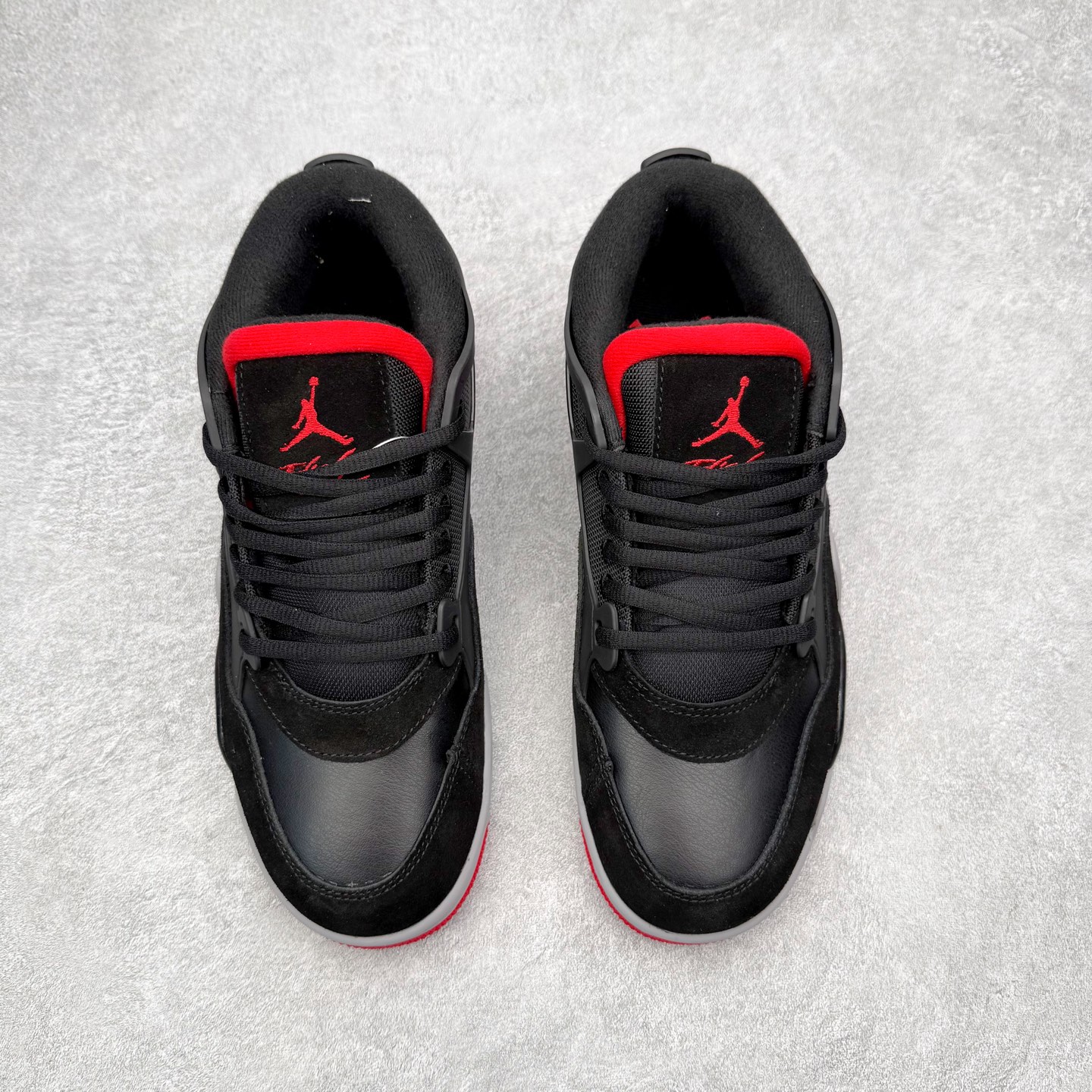 图片[2]-＃KZ纯原 Air Jordan AJ4 RM 重制版低帮复古篮球鞋 FQ7939-061 亲自操刀耗时半年巨作 全套原纸板楦头开发 确保原汁原味 完美呈现版型 一比一鞋头弧度高度鞋身弧度 原厂TPU 正确内里网布 菱角分明不变形无多余毛边 柔软性质感一致于原鞋 原厂织唛标 原厂飞人电绣工艺 尾指中部跳三针 独家绑鞋带手法 印刷中底布 四线拉帮 米色美纹纸贴合固定 进口港宝加持 后跟自然饱满 全鞋荧光划线卡点 追求极致完美 每一双都是工艺品 多重QC质检 超越公司货的品控标准 实实在在的免检产品 采用了低帮的设计 并保留了众多AJ4的经典元素 鞋身以皮革、麂皮材质拼接打造 AJ4经典的TPU材质延伸至后跟 增强鞋款稳定性 而鞋身侧面的网格设计则被取消 尾部的NIKE AIR标志也得到保留 并同时带有飞人logo 中底部分同样搭载了可视AIR气垫 鞋底采用米白色中底和外底呈现 为整个设计收尾 尺码：36 36.5 37.5 38 38.5 39 40 40.5 41 42 42.5 43 44 44.5 45 46 47.5 48.5-选品中心