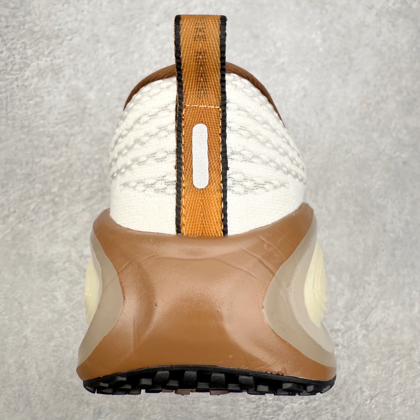 图片[8]-NK Vomero Plus 时尚舒适 网布防滑耐磨 低帮跑步鞋 实拍调校N版已经零色差零失真 百分百还原实物色彩所见即所得 不存在货不对板色差等低级问题 选购参考实物拍摄 不混卖不参货 只用心做好货严格选品 承诺混一赔十 尺码：36 36.5 37.5 38 38.5 39 40 40.5 41 42 42.5 43 44 44.5 45-选品中心