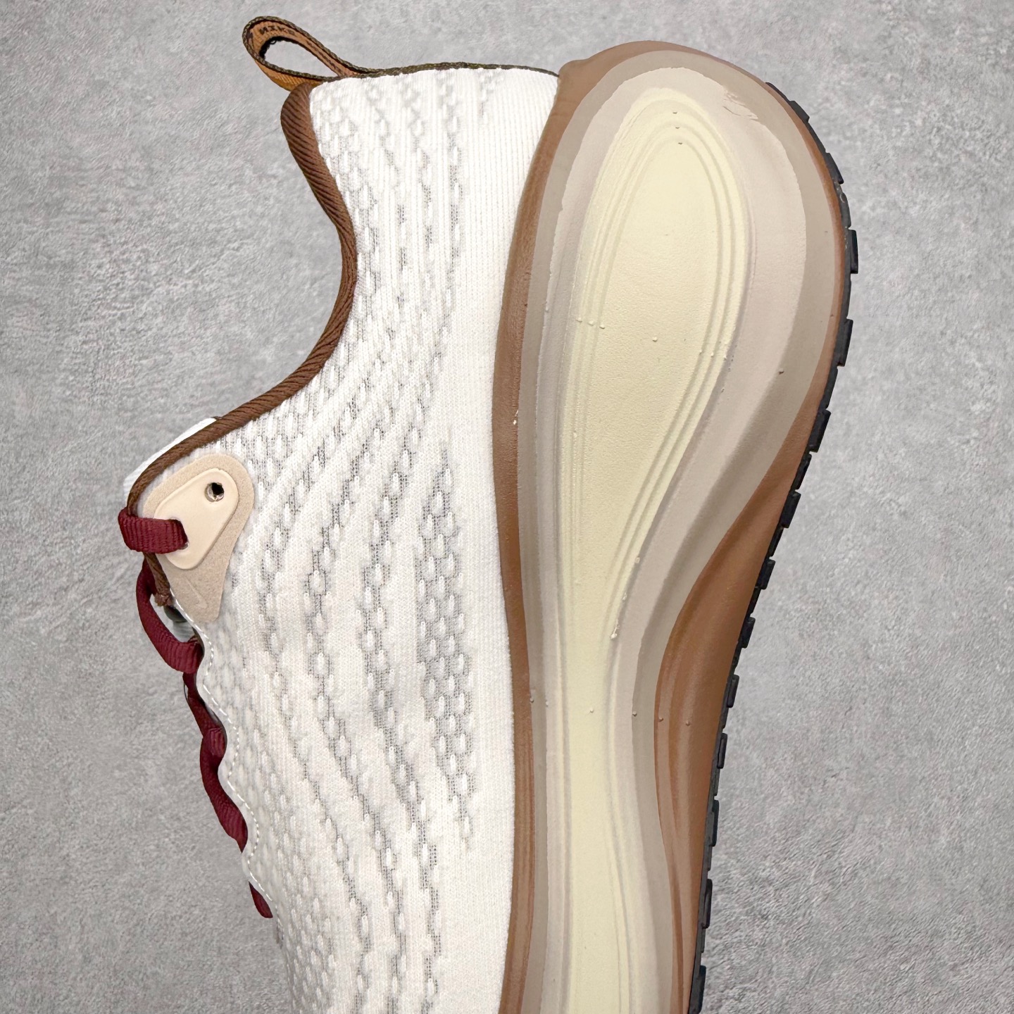 图片[7]-NK Vomero Plus 时尚舒适 网布防滑耐磨 低帮跑步鞋 实拍调校N版已经零色差零失真 百分百还原实物色彩所见即所得 不存在货不对板色差等低级问题 选购参考实物拍摄 不混卖不参货 只用心做好货严格选品 承诺混一赔十 尺码：36 36.5 37.5 38 38.5 39 40 40.5 41 42 42.5 43 44 44.5 45-选品中心