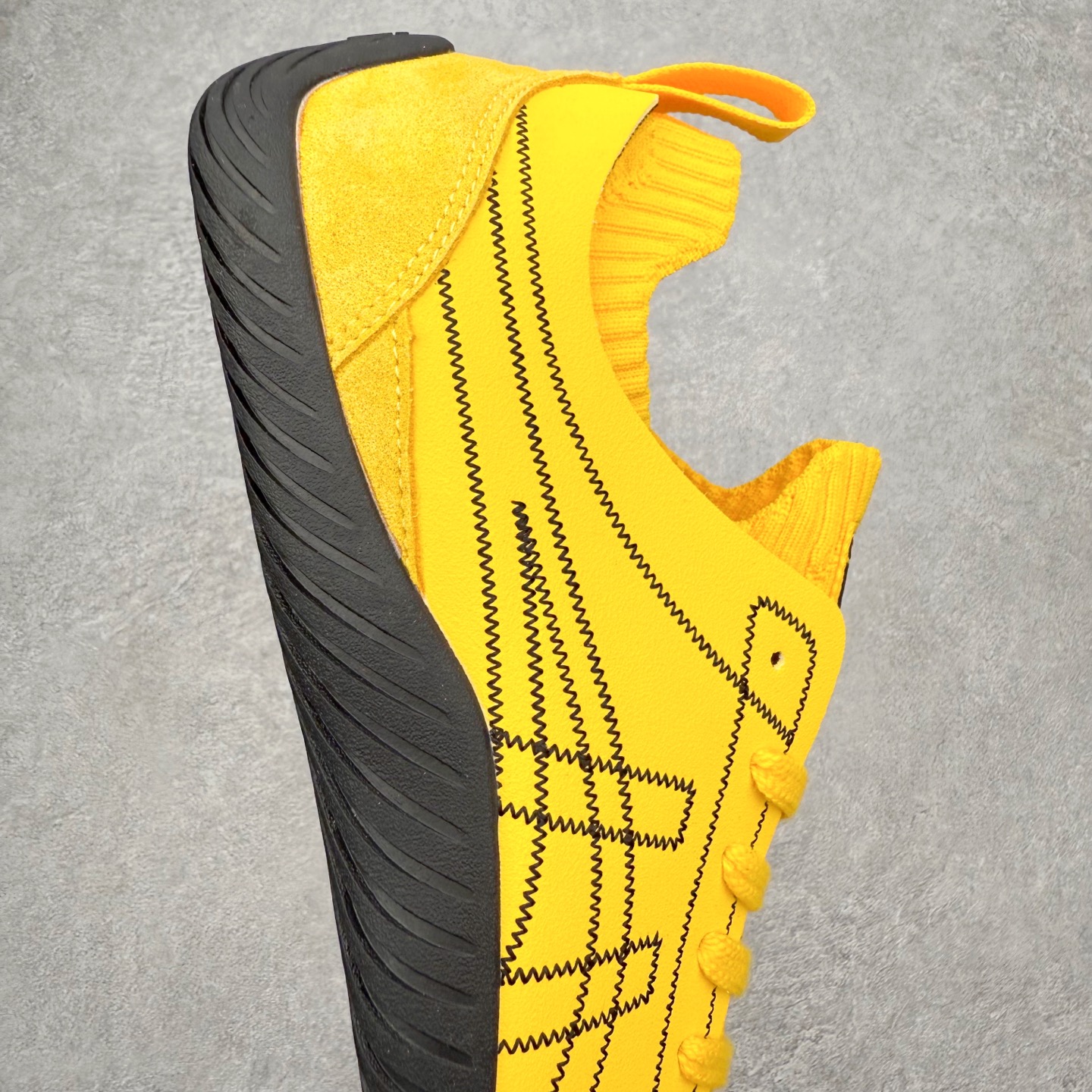 图片[6]-Onitsuka Tiger 鬼塚虎 Sclaw 轻便舒适防滑耐磨透气支撑吸汗低帮生活休闲鞋 低帮设计简洁利落 流畅的线条勾勒出随性的风格 鞋口织物收口 经典鞋袜一体 明线设计标志性logo 采用织物和柔软皮革拼接 时尚质感满满 防磨耐磨大底 上脚轻便舒适 尺码：36 37 37.5 38 39 39.5 40 40.5 41.5 42 42.5 43.5 44 45-选品中心