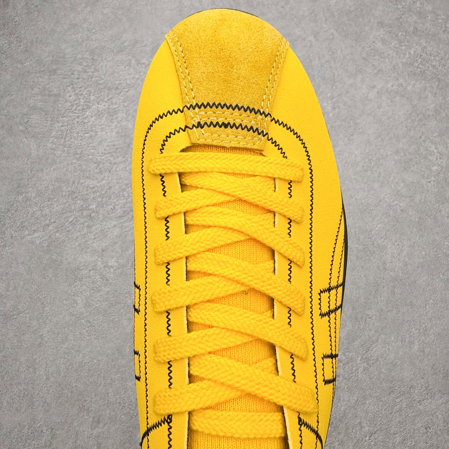 图片[4]-Onitsuka Tiger 鬼塚虎 Sclaw 轻便舒适防滑耐磨透气支撑吸汗低帮生活休闲鞋 低帮设计简洁利落 流畅的线条勾勒出随性的风格 鞋口织物收口 经典鞋袜一体 明线设计标志性logo 采用织物和柔软皮革拼接 时尚质感满满 防磨耐磨大底 上脚轻便舒适 尺码：36 37 37.5 38 39 39.5 40 40.5 41.5 42 42.5 43.5 44 45-选品中心