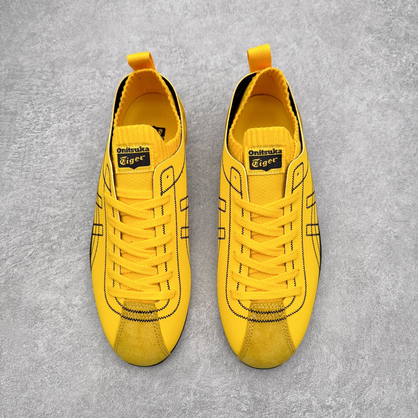 图片[2]-Onitsuka Tiger 鬼塚虎 Sclaw 轻便舒适防滑耐磨透气支撑吸汗低帮生活休闲鞋 低帮设计简洁利落 流畅的线条勾勒出随性的风格 鞋口织物收口 经典鞋袜一体 明线设计标志性logo 采用织物和柔软皮革拼接 时尚质感满满 防磨耐磨大底 上脚轻便舒适 尺码：36 37 37.5 38 39 39.5 40 40.5 41.5 42 42.5 43.5 44 45-选品中心