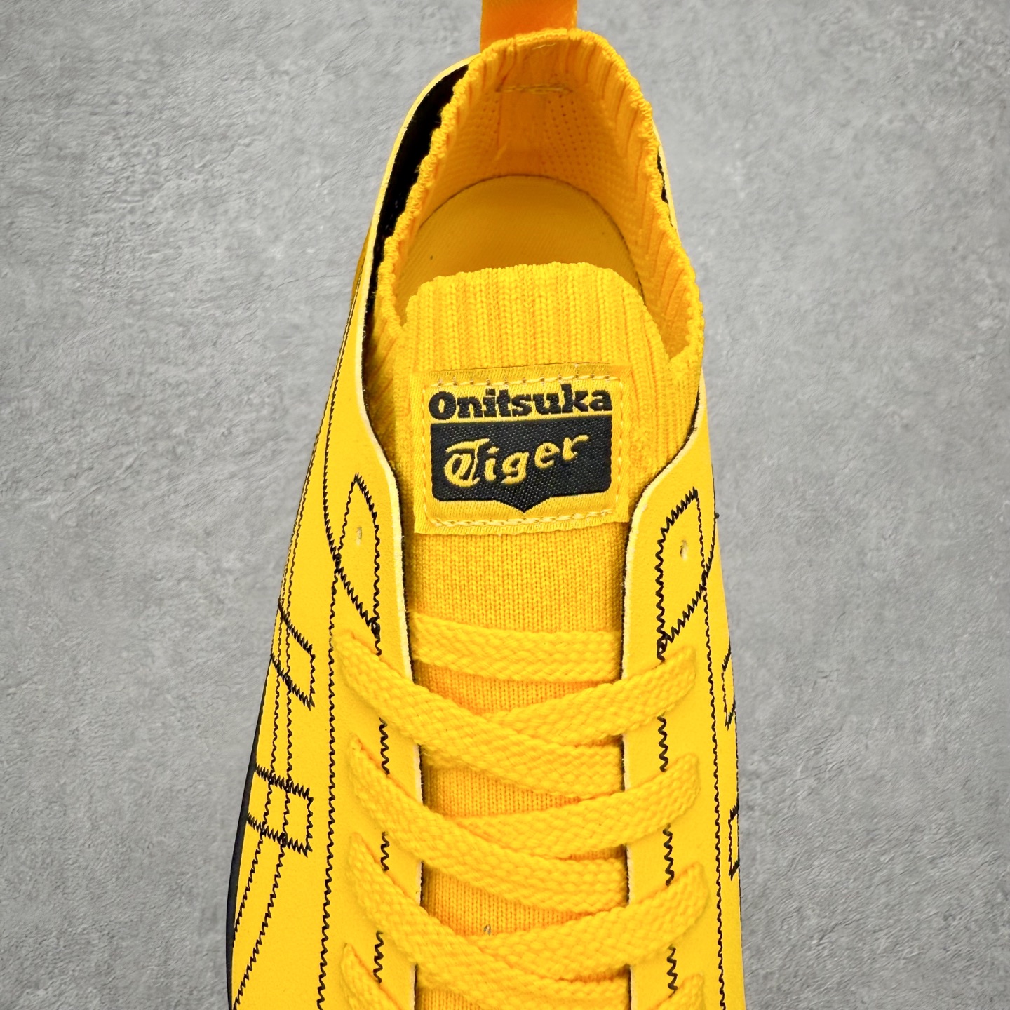 图片[5]-Onitsuka Tiger 鬼塚虎 Sclaw 轻便舒适防滑耐磨透气支撑吸汗低帮生活休闲鞋 低帮设计简洁利落 流畅的线条勾勒出随性的风格 鞋口织物收口 经典鞋袜一体 明线设计标志性logo 采用织物和柔软皮革拼接 时尚质感满满 防磨耐磨大底 上脚轻便舒适 尺码：36 37 37.5 38 39 39.5 40 40.5 41.5 42 42.5 43.5 44 45-选品中心