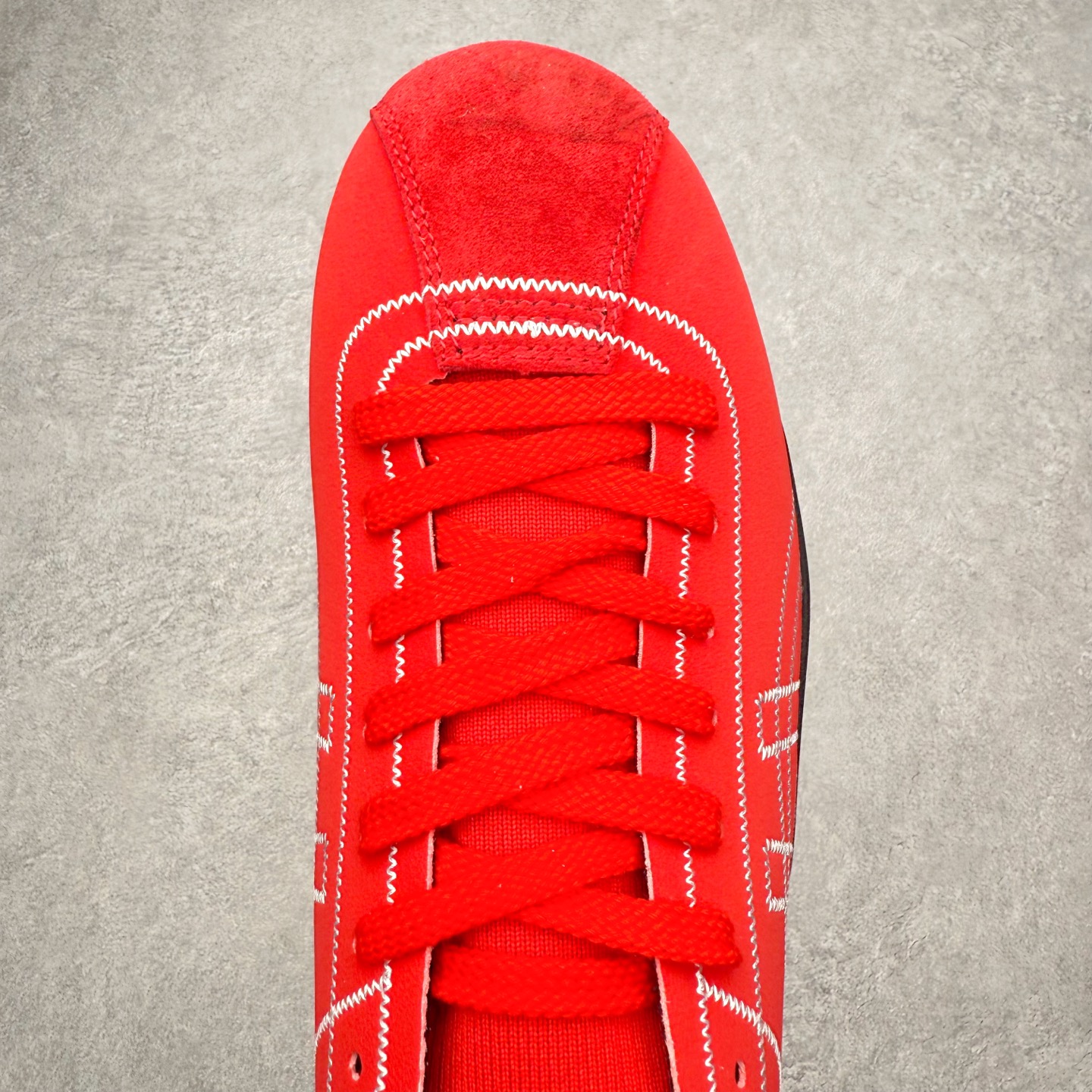 图片[4]-Onitsuka Tiger 鬼塚虎 Sclaw 轻便舒适防滑耐磨透气支撑吸汗低帮生活休闲鞋 低帮设计简洁利落 流畅的线条勾勒出随性的风格 鞋口织物收口 经典鞋袜一体 明线设计标志性logo 采用织物和柔软皮革拼接 时尚质感满满 防磨耐磨大底 上脚轻便舒适 尺码：36 37 37.5 38 39 39.5 40 40.5 41.5 42 42.5 43.5 44 45-选品中心