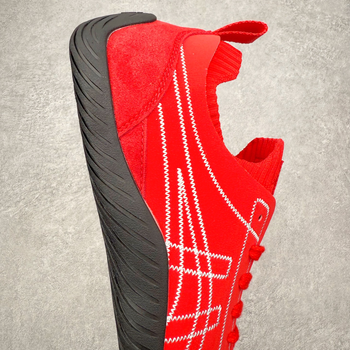 图片[6]-Onitsuka Tiger 鬼塚虎 Sclaw 轻便舒适防滑耐磨透气支撑吸汗低帮生活休闲鞋 低帮设计简洁利落 流畅的线条勾勒出随性的风格 鞋口织物收口 经典鞋袜一体 明线设计标志性logo 采用织物和柔软皮革拼接 时尚质感满满 防磨耐磨大底 上脚轻便舒适 尺码：36 37 37.5 38 39 39.5 40 40.5 41.5 42 42.5 43.5 44 45-选品中心