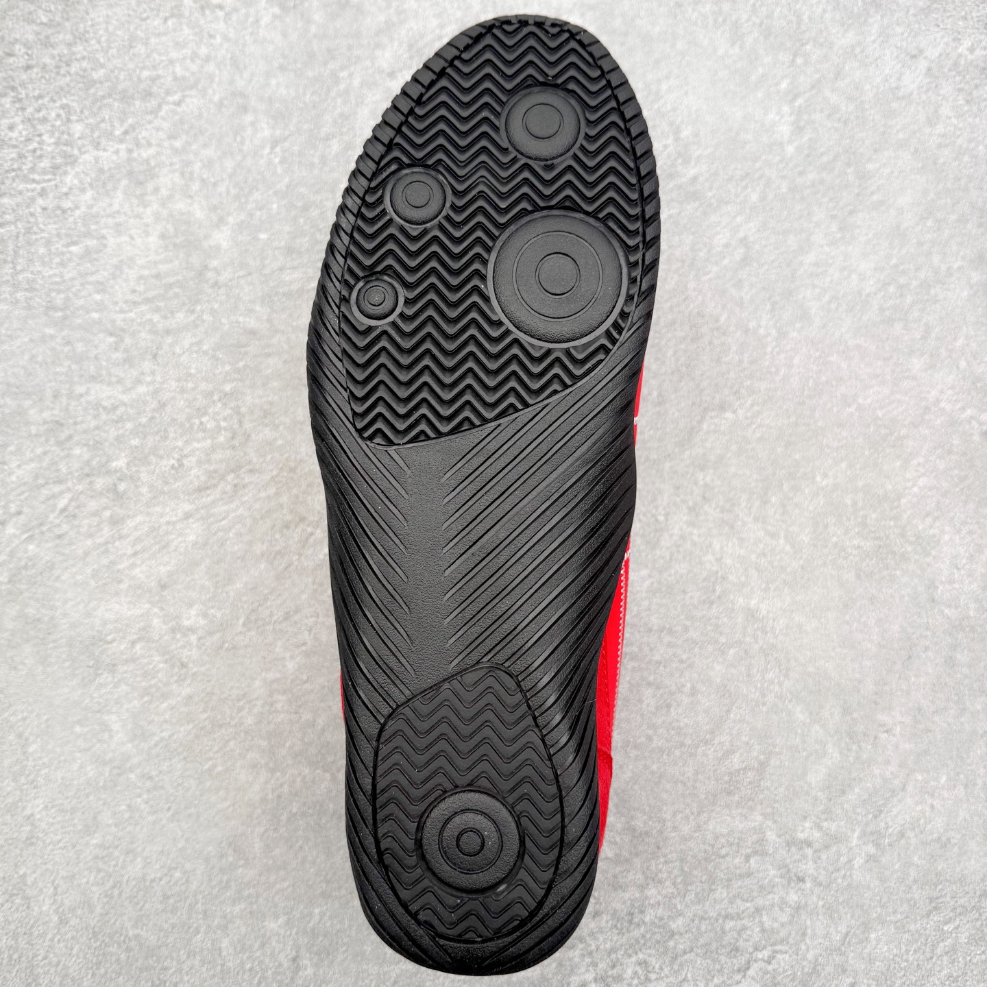 图片[9]-Onitsuka Tiger 鬼塚虎 Sclaw 轻便舒适防滑耐磨透气支撑吸汗低帮生活休闲鞋 低帮设计简洁利落 流畅的线条勾勒出随性的风格 鞋口织物收口 经典鞋袜一体 明线设计标志性logo 采用织物和柔软皮革拼接 时尚质感满满 防磨耐磨大底 上脚轻便舒适 尺码：36 37 37.5 38 39 39.5 40 40.5 41.5 42 42.5 43.5 44 45-选品中心