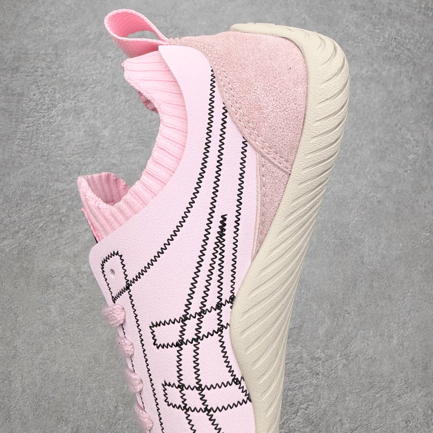 图片[7]-Onitsuka Tiger 鬼塚虎 Sclaw 轻便舒适防滑耐磨透气支撑吸汗低帮生活休闲鞋 低帮设计简洁利落 流畅的线条勾勒出随性的风格 鞋口织物收口 经典鞋袜一体 明线设计标志性logo 采用织物和柔软皮革拼接 时尚质感满满 防磨耐磨大底 上脚轻便舒适 尺码：36 37 37.5 38 39 39.5 40 40.5 41.5 42 42.5 43.5 44 45-选品中心