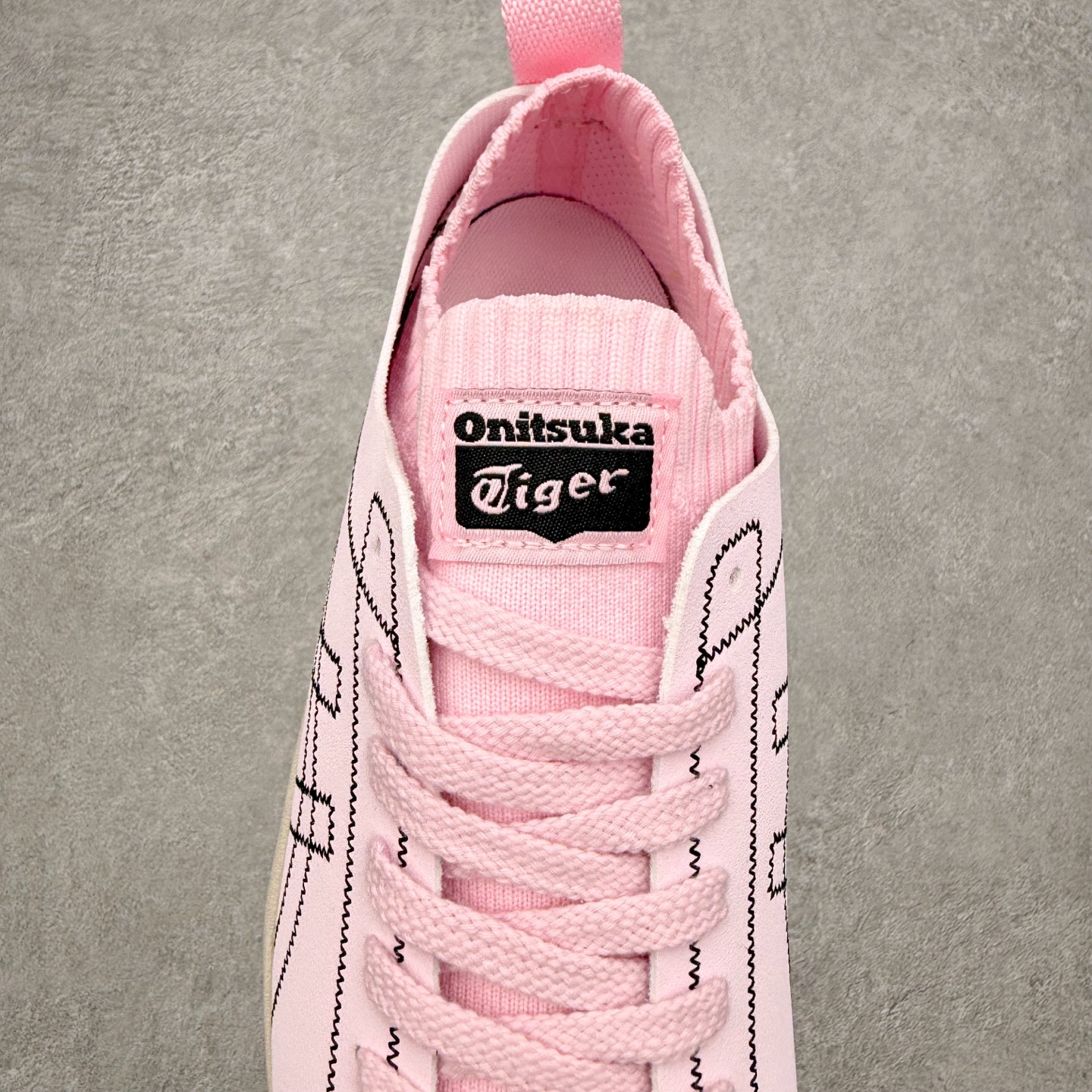 图片[5]-Onitsuka Tiger 鬼塚虎 Sclaw 轻便舒适防滑耐磨透气支撑吸汗低帮生活休闲鞋 低帮设计简洁利落 流畅的线条勾勒出随性的风格 鞋口织物收口 经典鞋袜一体 明线设计标志性logo 采用织物和柔软皮革拼接 时尚质感满满 防磨耐磨大底 上脚轻便舒适 尺码：36 37 37.5 38 39 39.5 40 40.5 41.5 42 42.5 43.5 44 45-选品中心