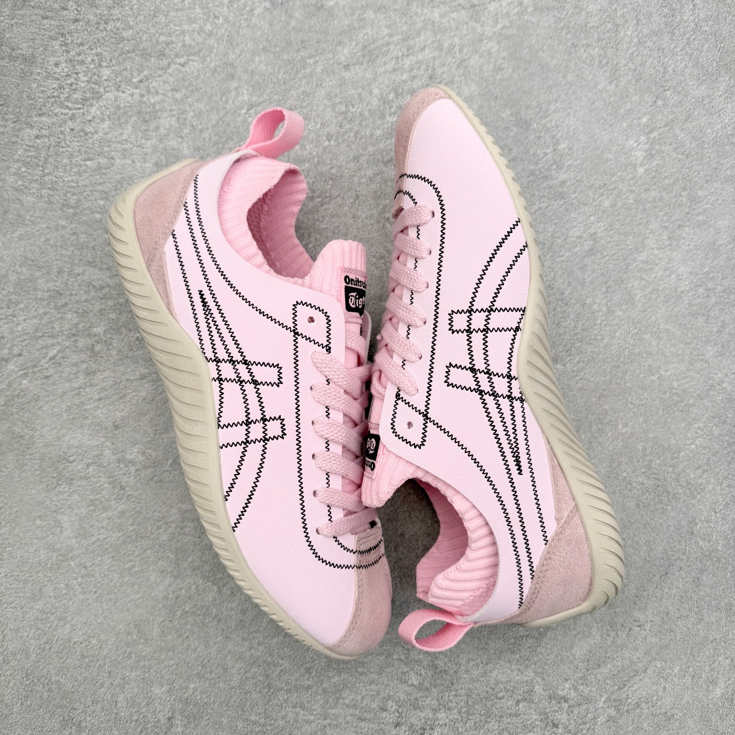 图片[3]-Onitsuka Tiger 鬼塚虎 Sclaw 轻便舒适防滑耐磨透气支撑吸汗低帮生活休闲鞋 低帮设计简洁利落 流畅的线条勾勒出随性的风格 鞋口织物收口 经典鞋袜一体 明线设计标志性logo 采用织物和柔软皮革拼接 时尚质感满满 防磨耐磨大底 上脚轻便舒适 尺码：36 37 37.5 38 39 39.5 40 40.5 41.5 42 42.5 43.5 44 45-选品中心